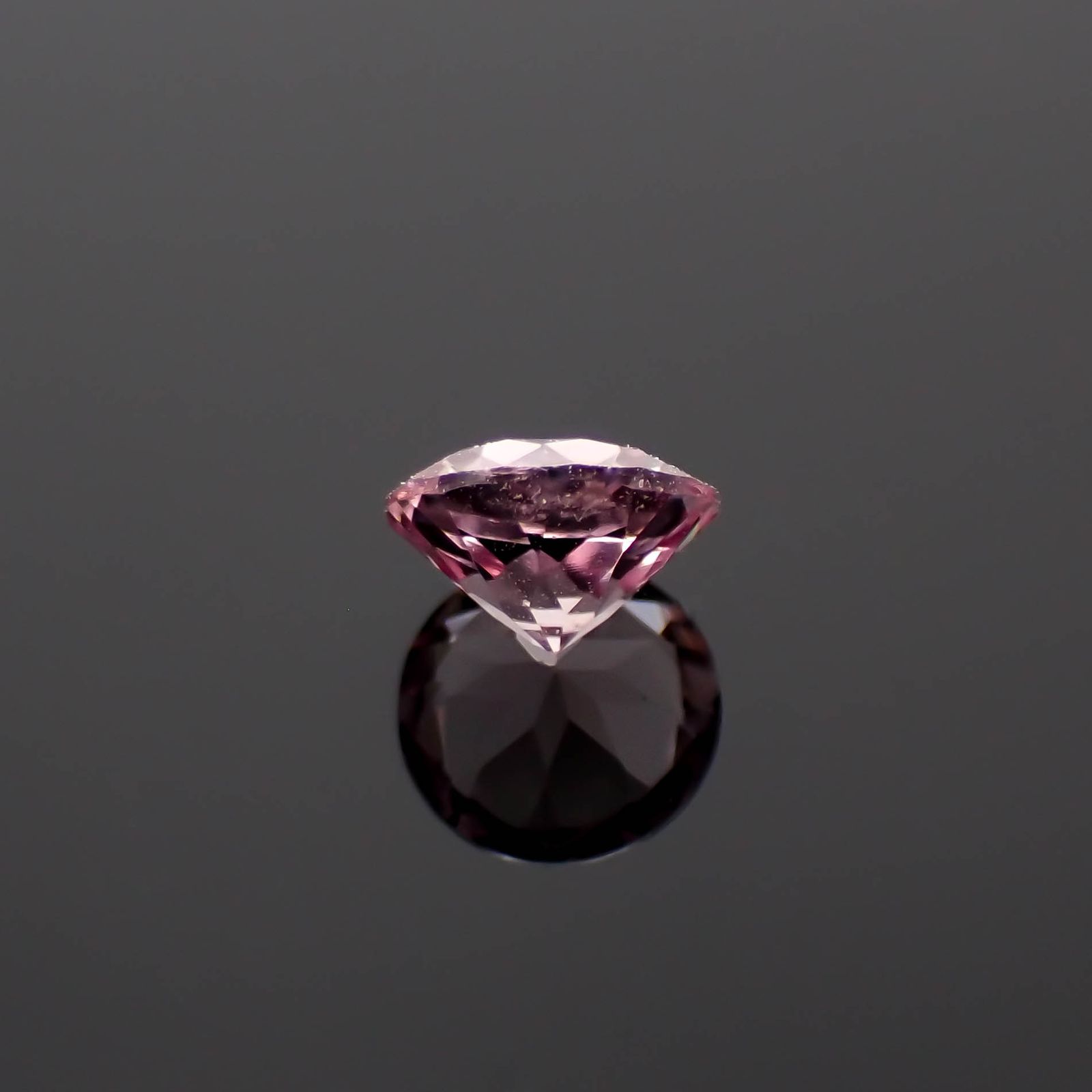 ドラゴンガーネット タンザニア産 0.41ct[230421458]4.5x4.5mm前後