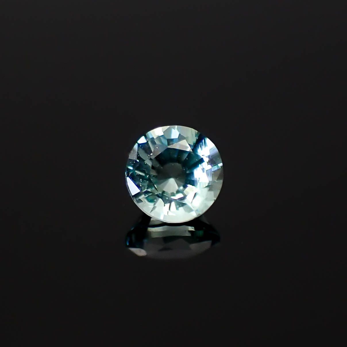 ミントベリル ナイジェリア産 0.22ct [250430203]3.9x3.9mm前後