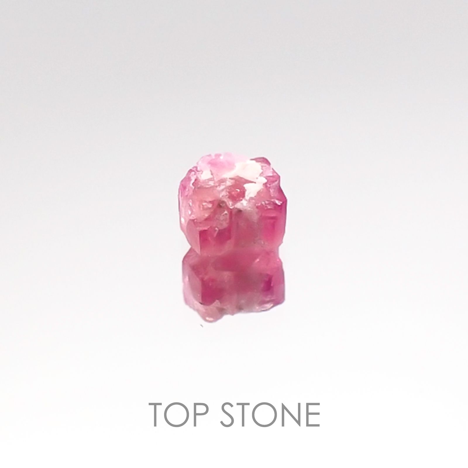 レッドベリル アメリカ・ユタ州産 ルース 0.32ct[20106519]3.5×3.4mm前後