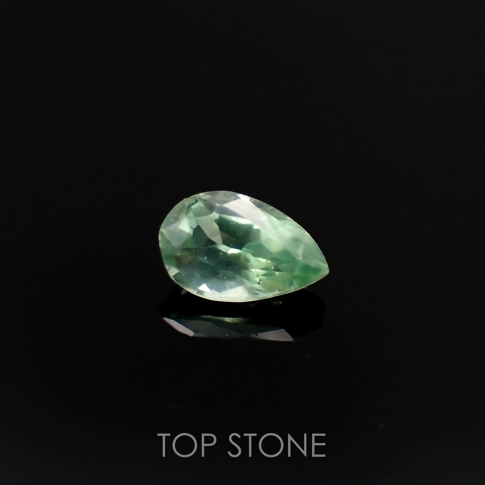 グリーンカイヤナイト タンザニア産 0.50ct[230220574]6.1x3.9mm前後