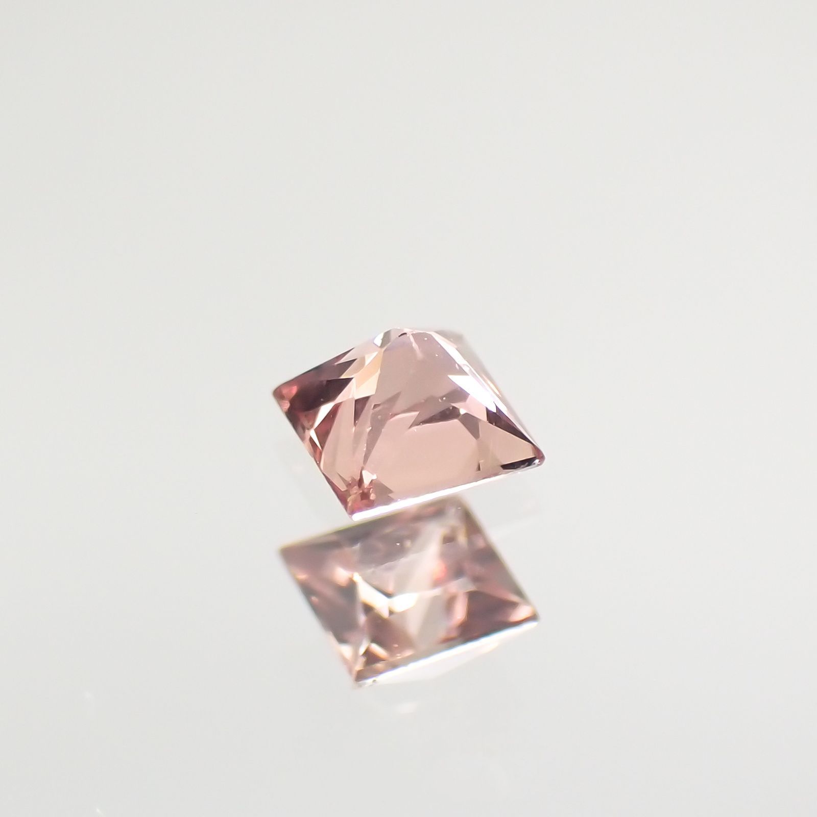 ◇プリンセスカット◇パパラチャサファイア ソーティング付き スリランカ産 ルース 0.111ct[210812605]2.5×2.4mm前後