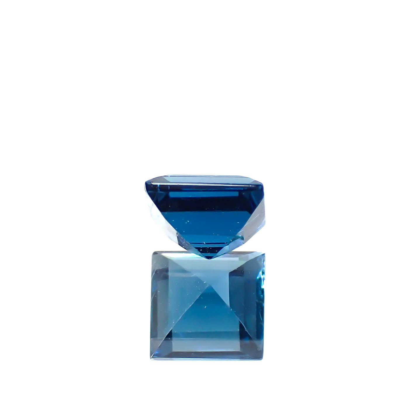 インディゴライト ブラジル産 0.48ct / 4.4x4.3mm前後 [250931096]