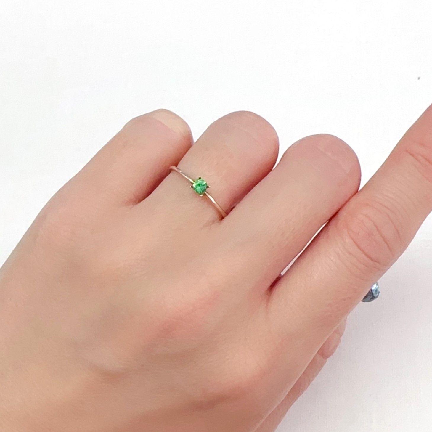ツァボライト(宝石名グリーン グロッシュラー・ガーネット)タンザニア産 0.15ct 識別済[240226098]3.1x3.1mm前後