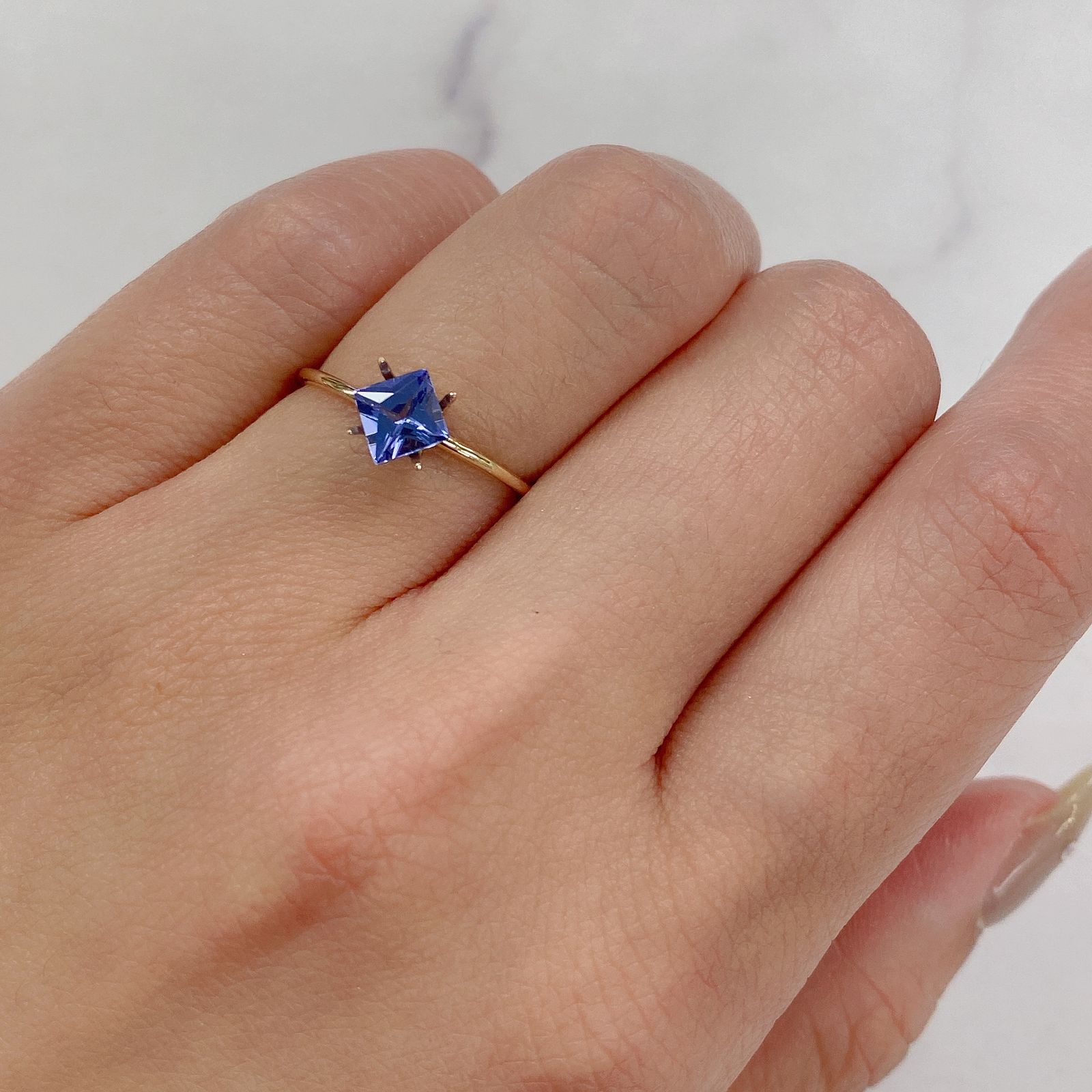 ◇プリンセスカット◇タンザナイト(宝石名タンザナイト) タンザニア産 0.57ct 識別済[20084850]4.7×4.7mm前後