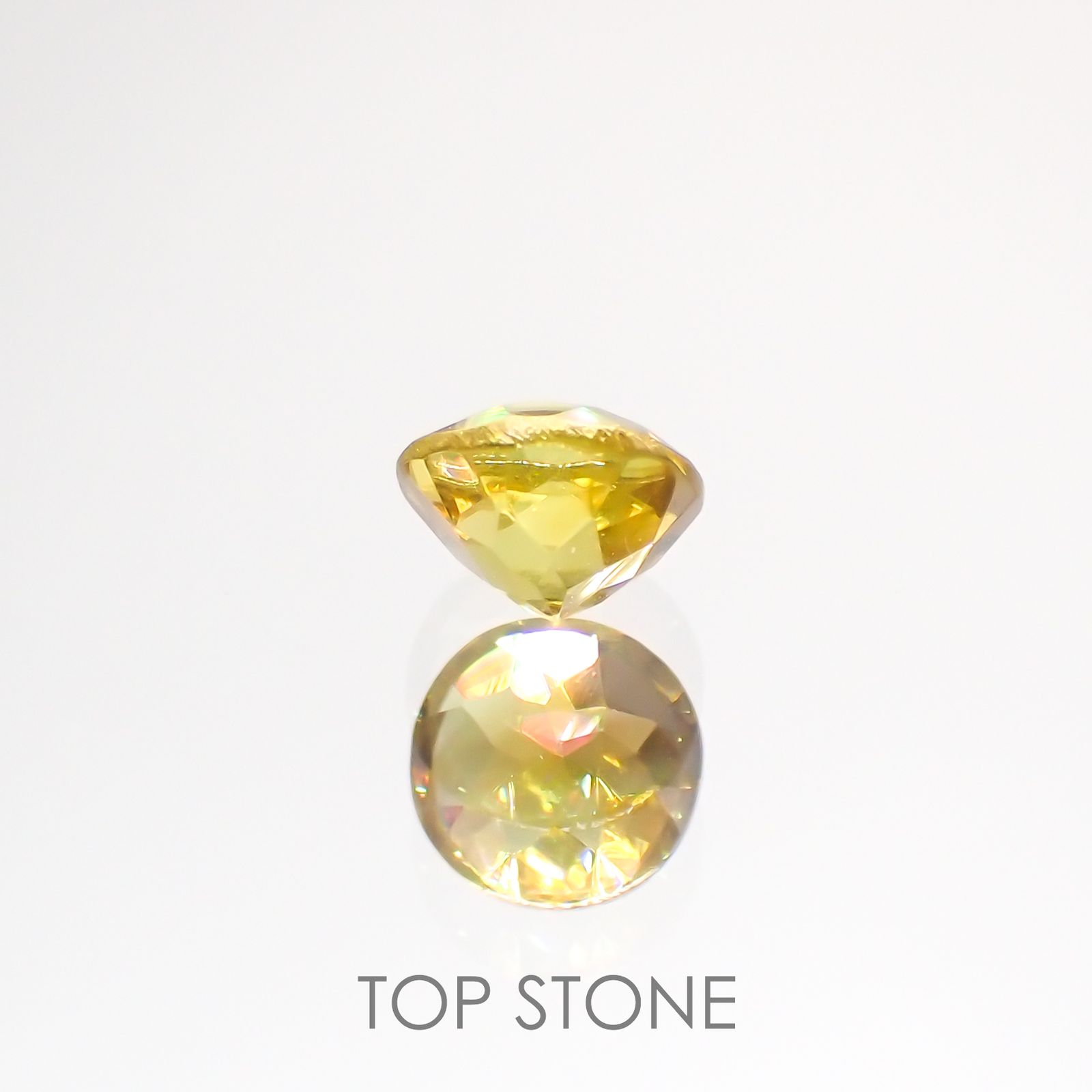 ゴールデンスフェーン(宝石名スフェーン) マダガスカル産 0.57ct 識別済[210812766]4.9×4.9mm前後