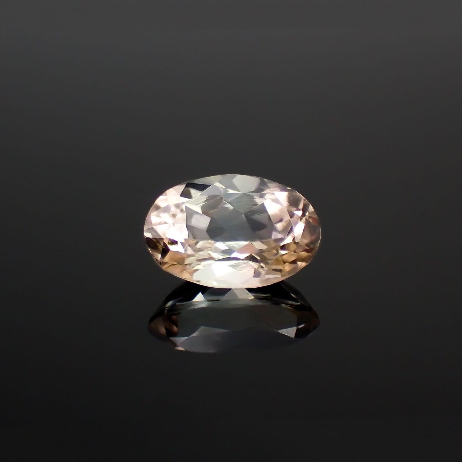 バイカラートルマリン(宝石名トルマリン)ブラジル産 0.88ct 識別済[221219557]7.3x5mm前後
