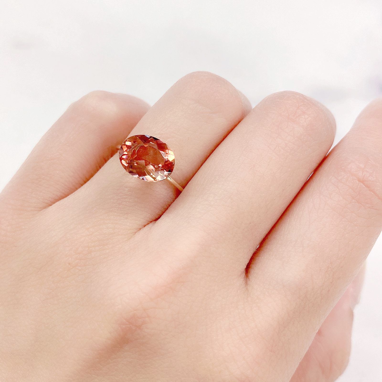 オレゴンサンストーン(宝石名ラブラドライト・サンストーン)アメリカ・オレゴン州産 2.409ct ソ付(彩珠)[230622266]10.5x8.3mm前後
