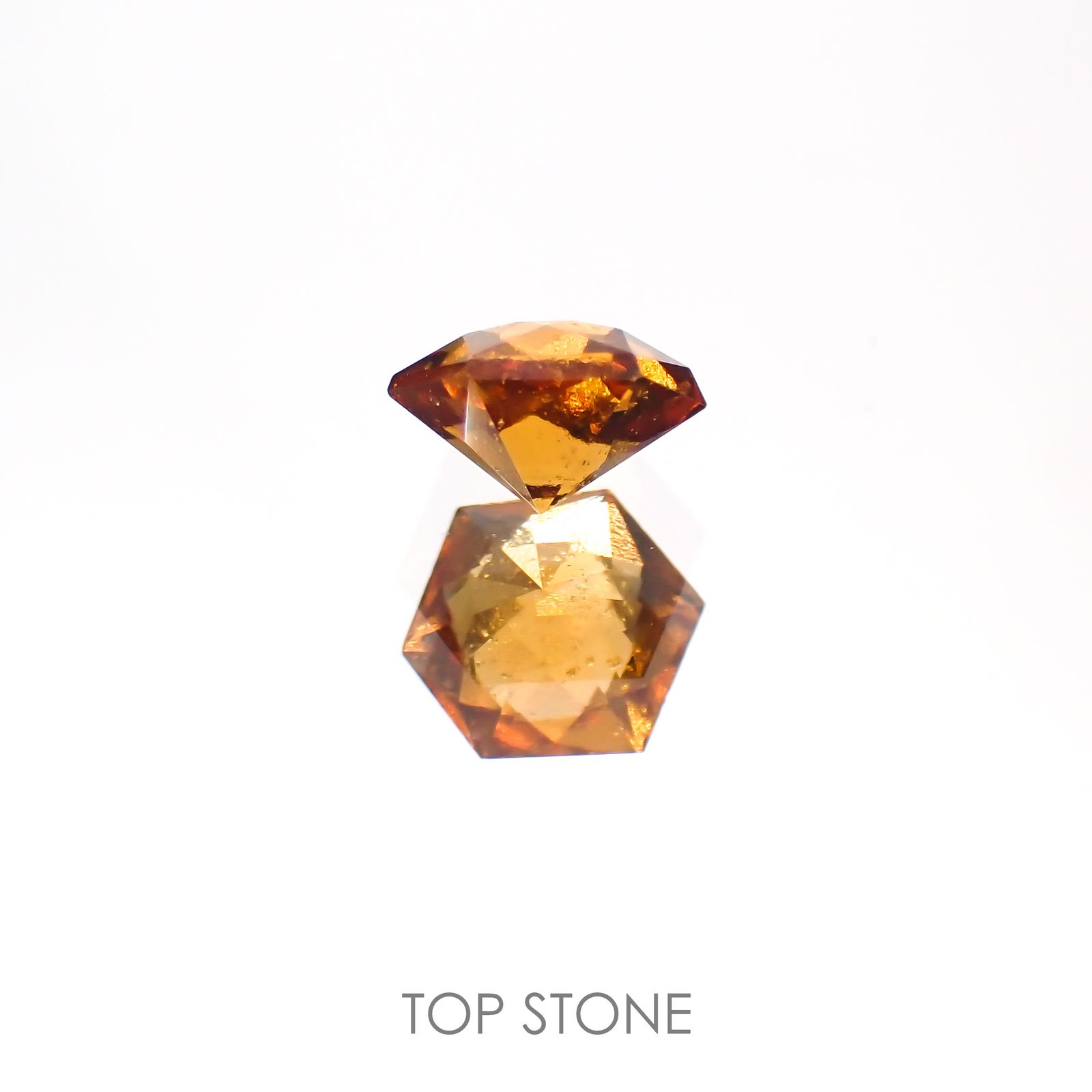 ◇ヘキサゴンカット◇ヘソナイトガーネット(宝石名ヘソナイト・ガーネット)スリランカ産 0.55ct 識別済[220113901]4.9x4.8mm前後
