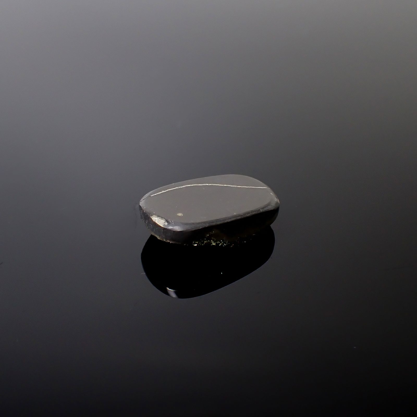 ◇フリーフォーム◇レインボーパイライト 原石 ロシア産 21.99ct[240527473]24.3x15.5mm前後