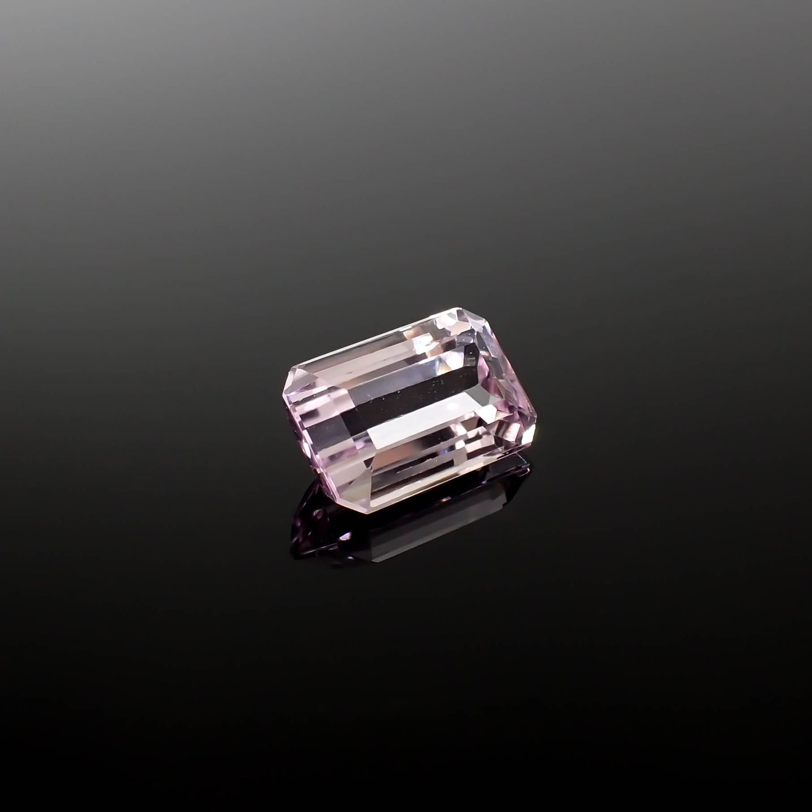 クンツァイト アフガニスタン産 3.30ct[231225139]10.6x6.9mm前後