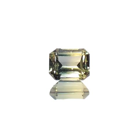 バイカラーサファイア マダガスカル/タンザニア産 0.21ct / 3.4x2.7mm前後 [230321017]