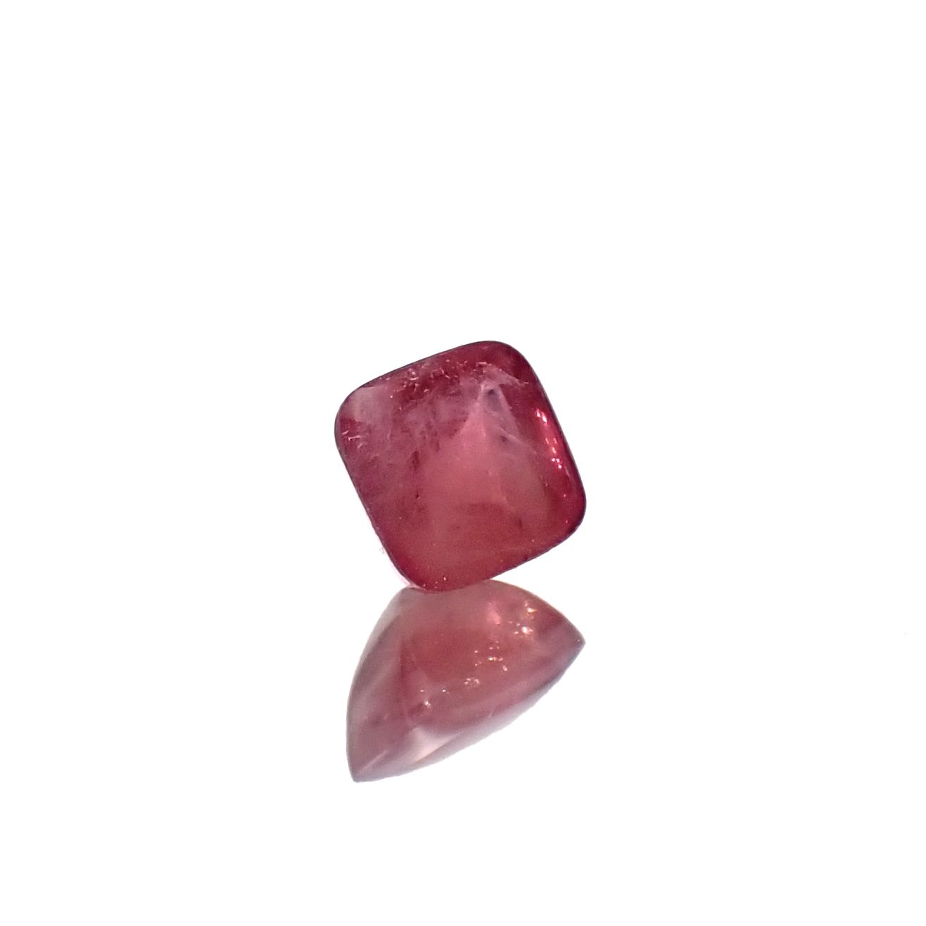 ◇バフカット◇レッドベリル アメリカ・ユタ州産 0.20ct[231023763]3.6x3.3mm前後