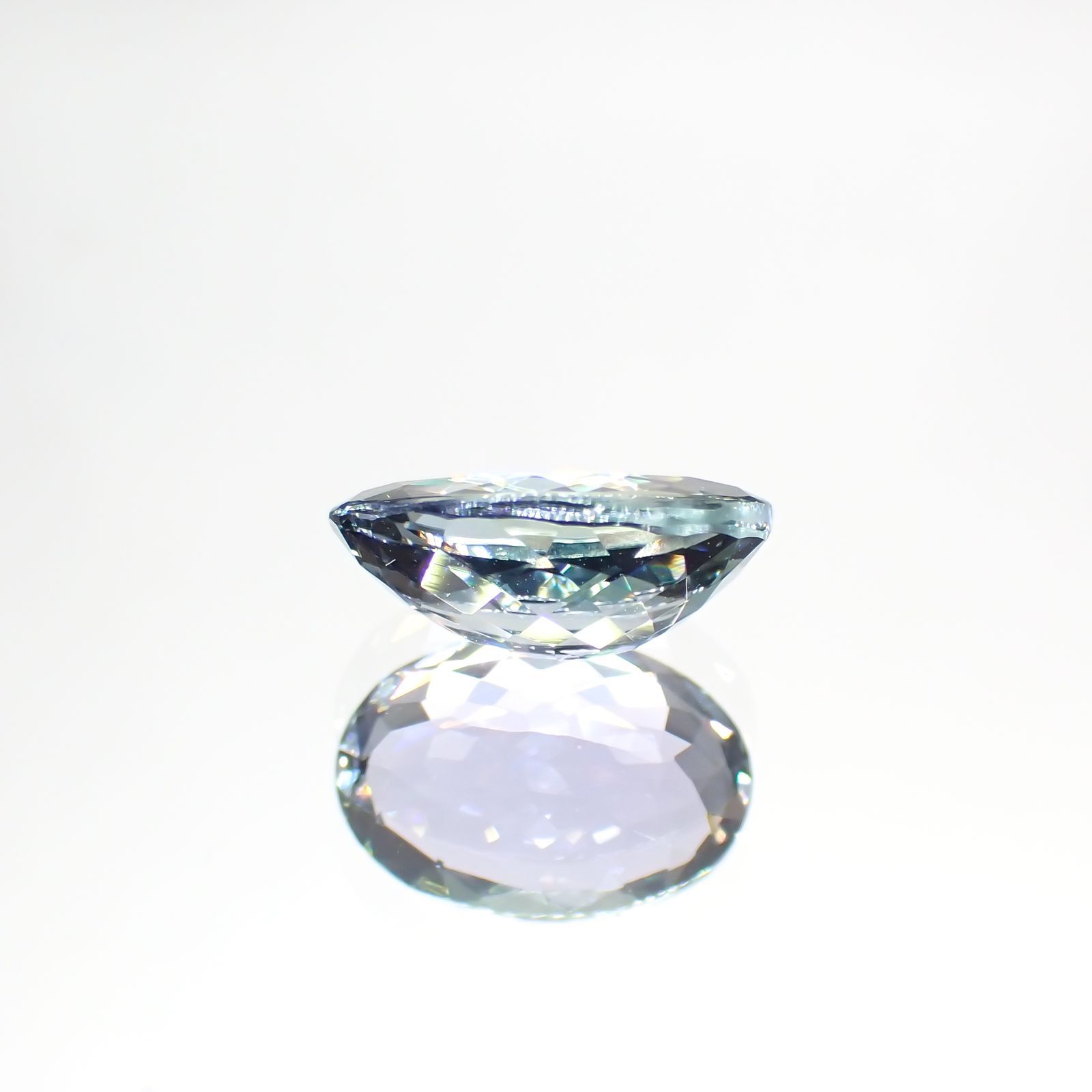 パーティカラータンザナイト(宝石名タンザナイト) タンザニア産 1.915ct ソ付(彩珠)[210410414]9.7×6.6mm前後