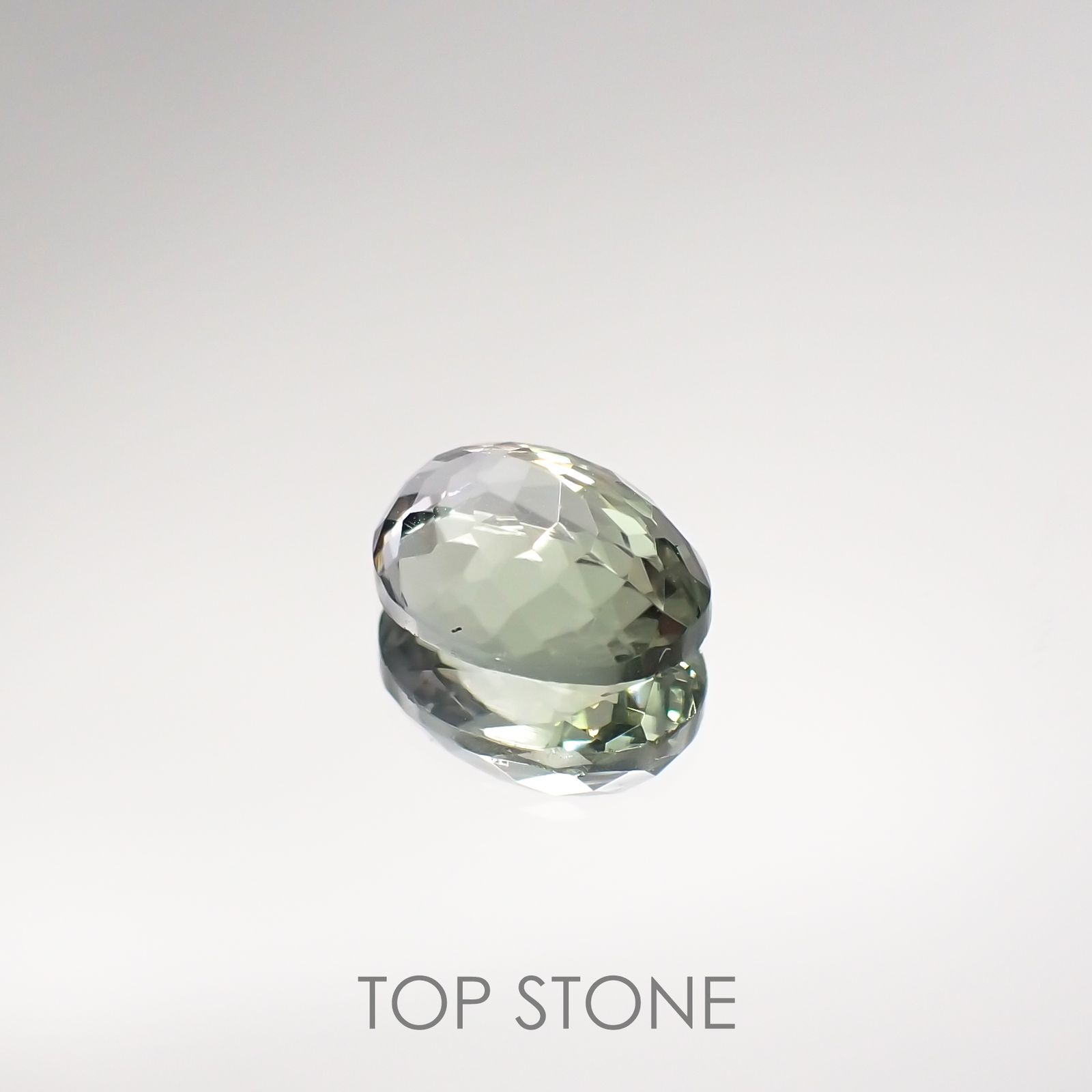バイカラータンザナイト(宝石名ゾイサイト) タンザニア産 1.904ct ソ付(彩珠)[210711823]8.6×6.6mm前後