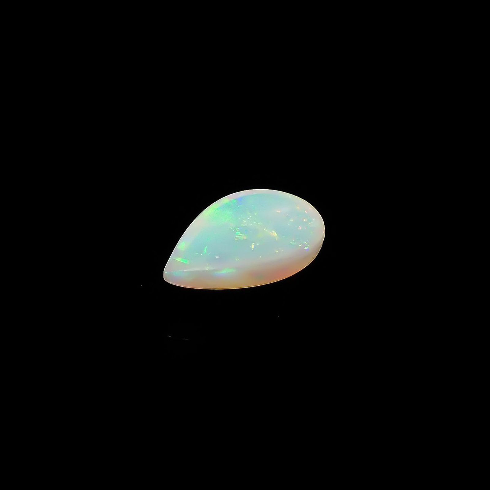 オパール オーストラリア産 0.73ct / 9x6mm前後 [240125286]