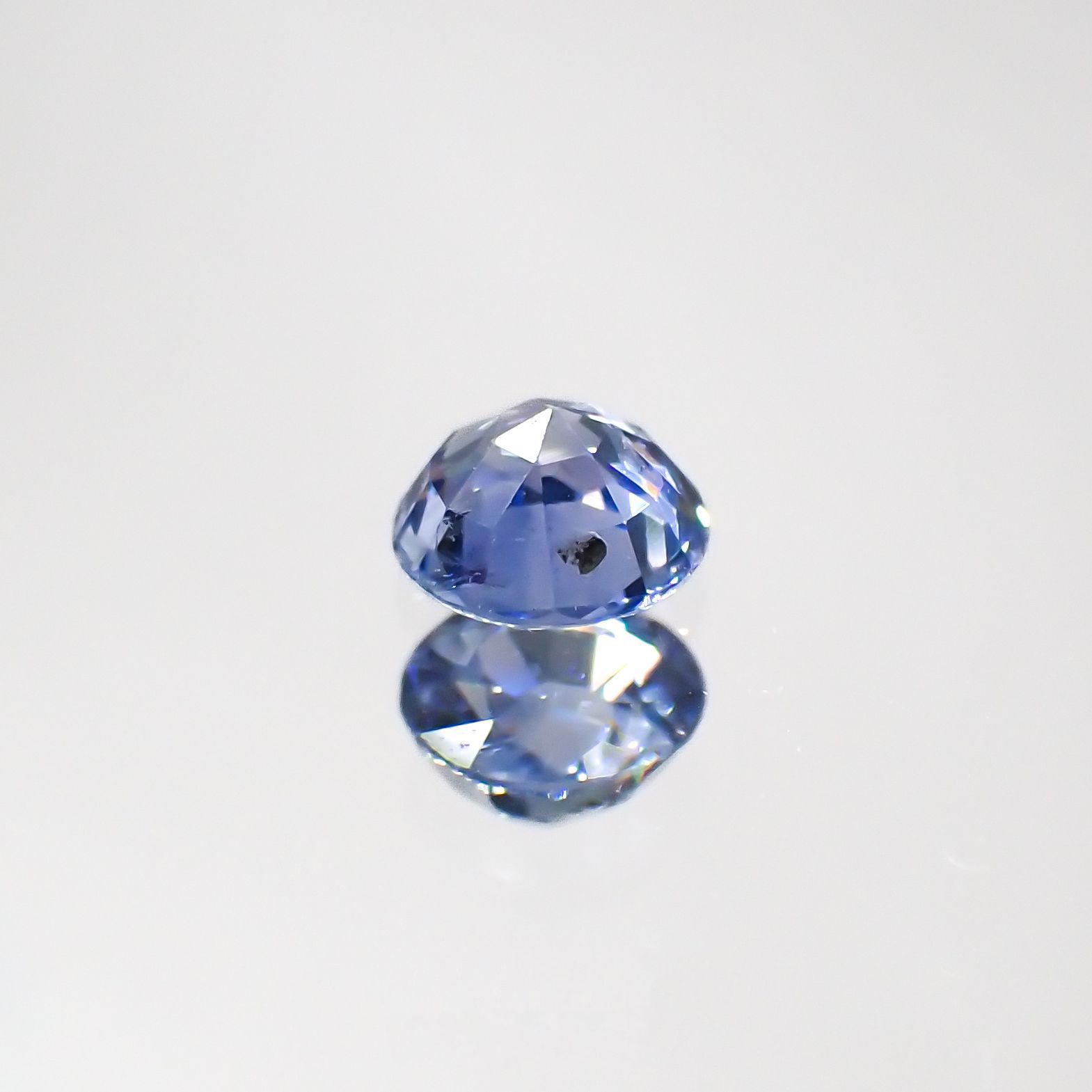 アイスブルーサファイア(宝石名サファイア)スリランカ/マダガスカル産 0.35ct 識別済[220515977]4.2x4.1mm前後