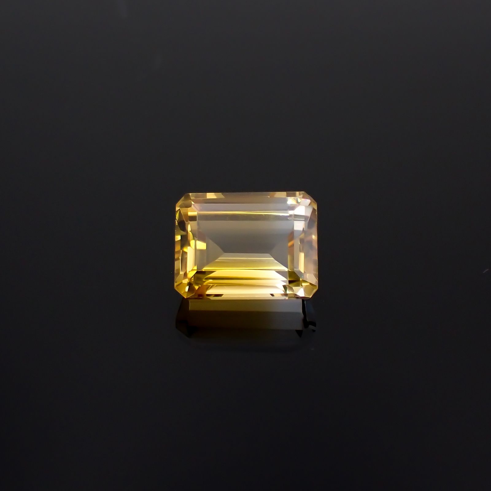 バイカラーシトリン ブラジル・ミナスジェライス州産 8.53ct[240326465]13.1x10mm前後