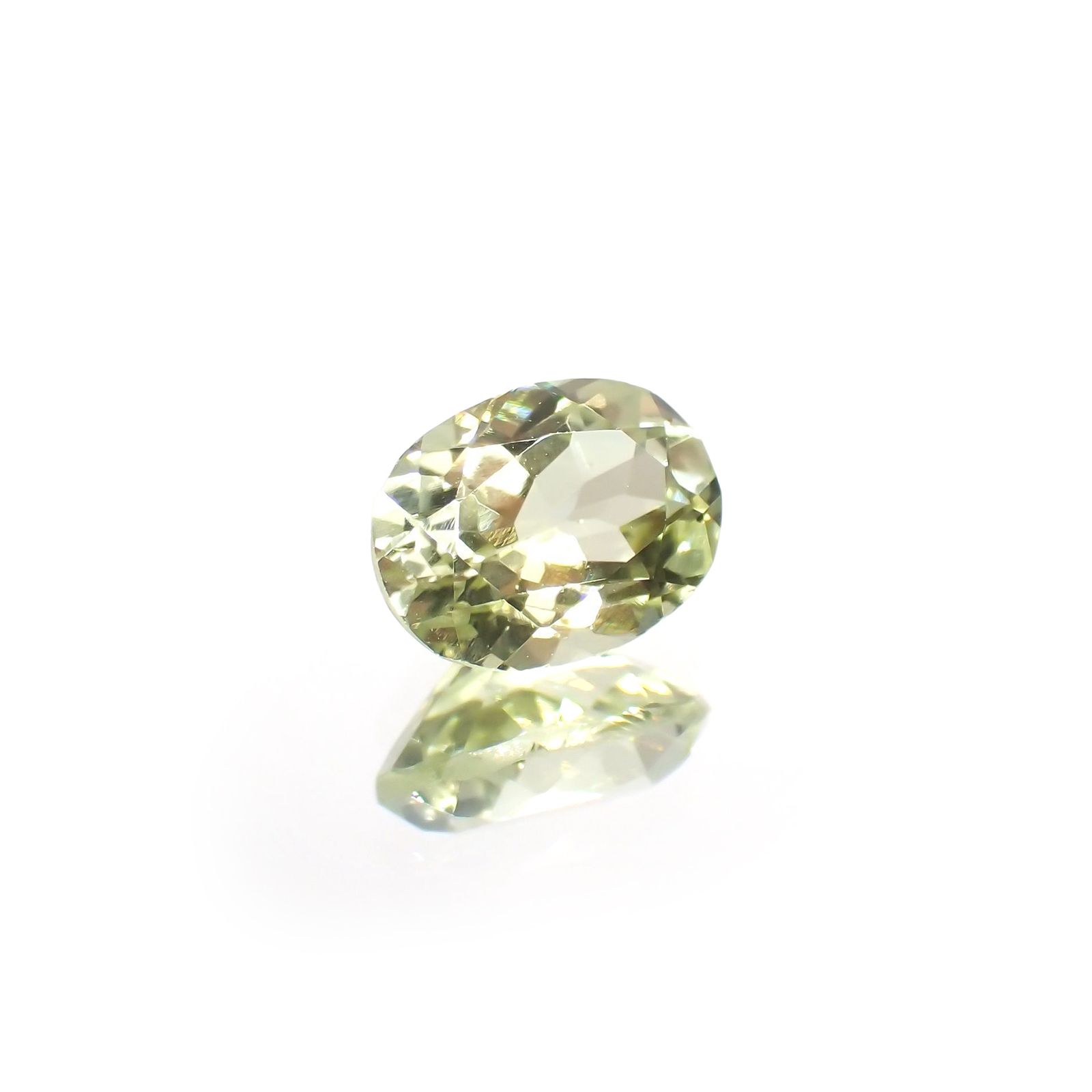 シリマナイト(宝石名シリマナイト)インド産 識別済 1.5ct / 8x6.1mm前後 [211113693]
