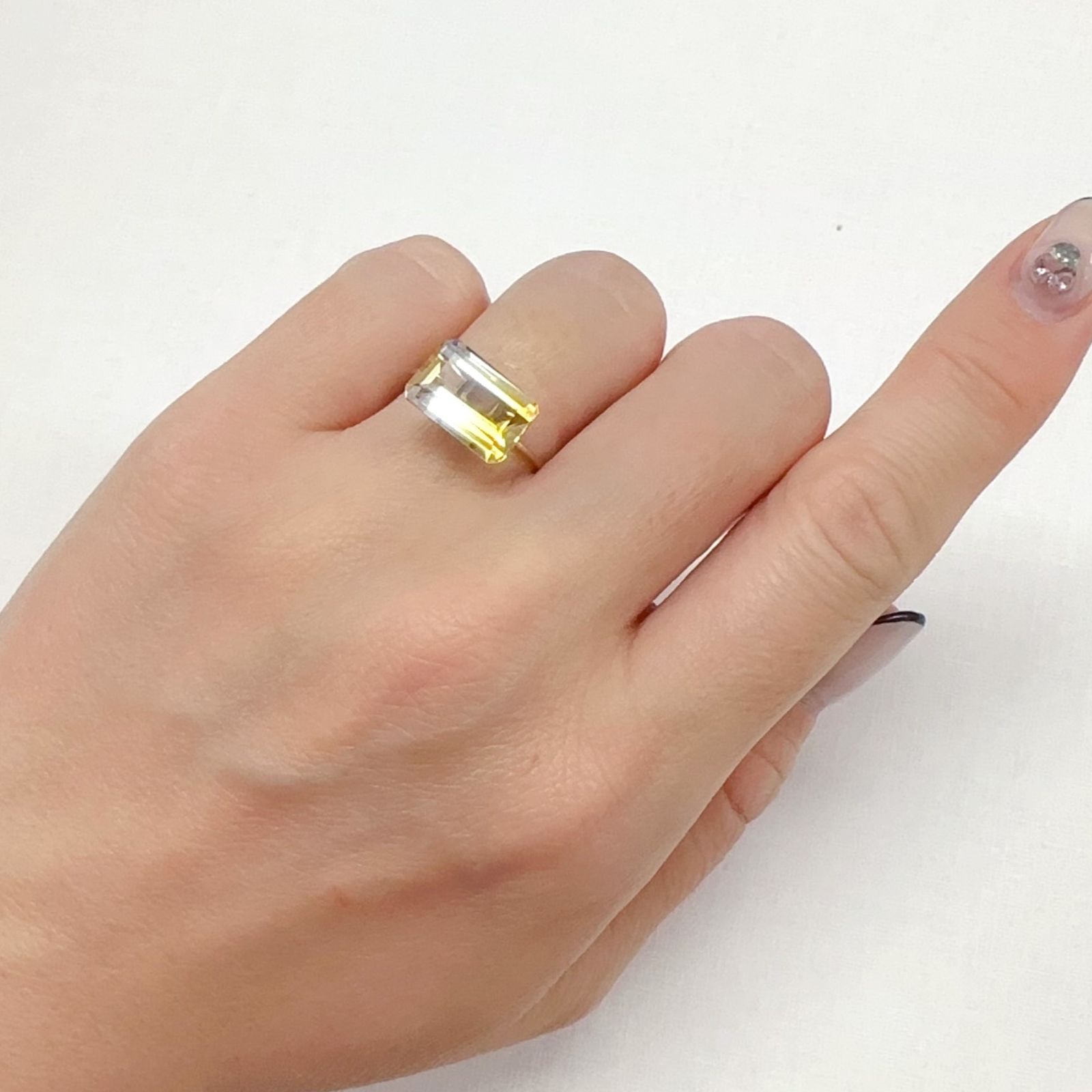 バイカラーシトリン ブラジル・ミナスジェライス州産 3.68ct[240326449]11.7x7.6mm前後