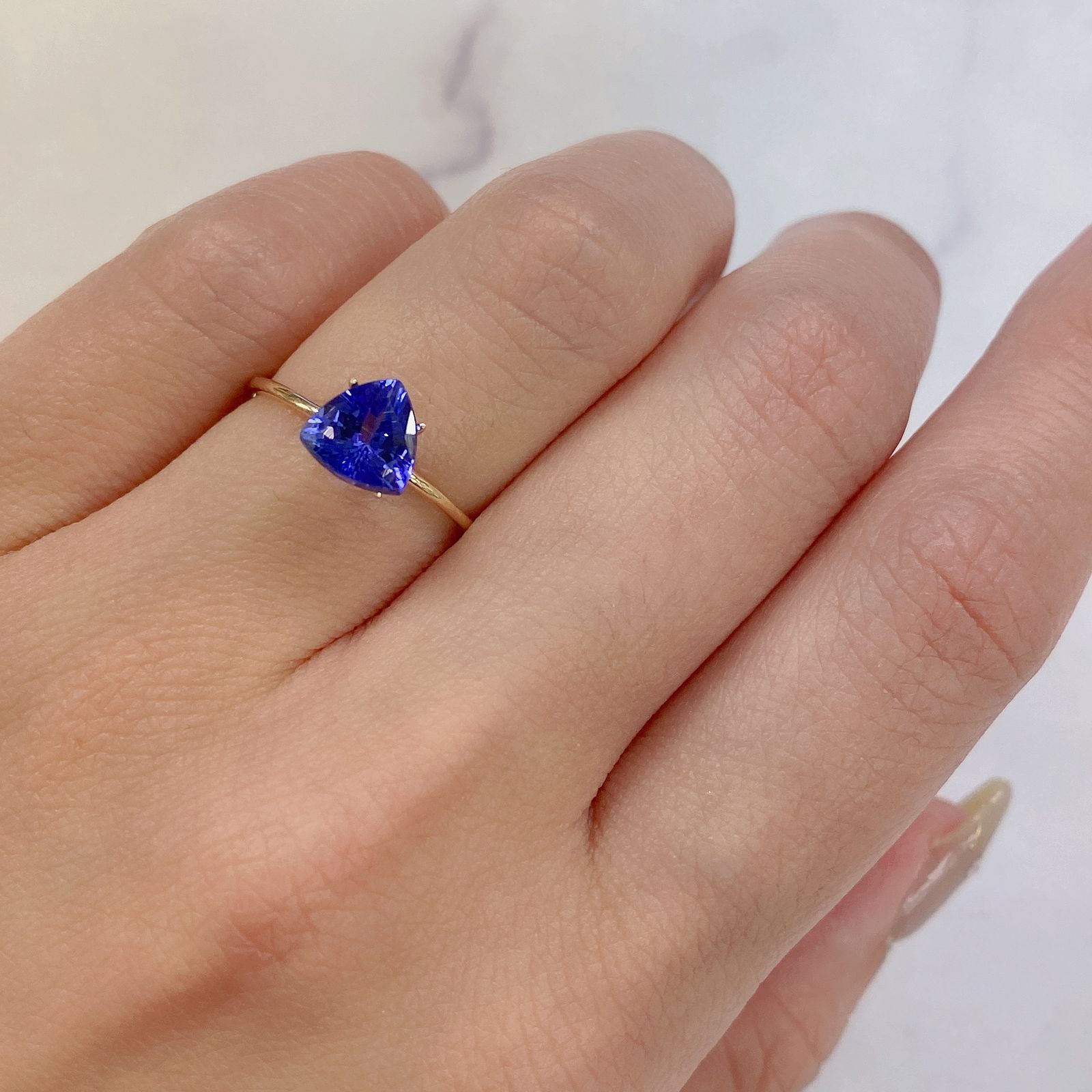 タンザナイト(宝石名タンザナイト) タンザニア産 1.41ct 識別済[210711654]7×7.1mm前後