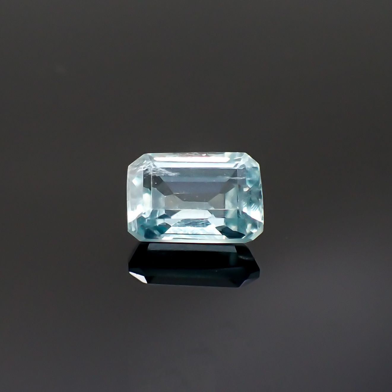 シーフォームカイヤナイト(宝石名カイヤナイト)タンザニア産 1.41ct 識別済[220616280]7.2x5.1mm前後