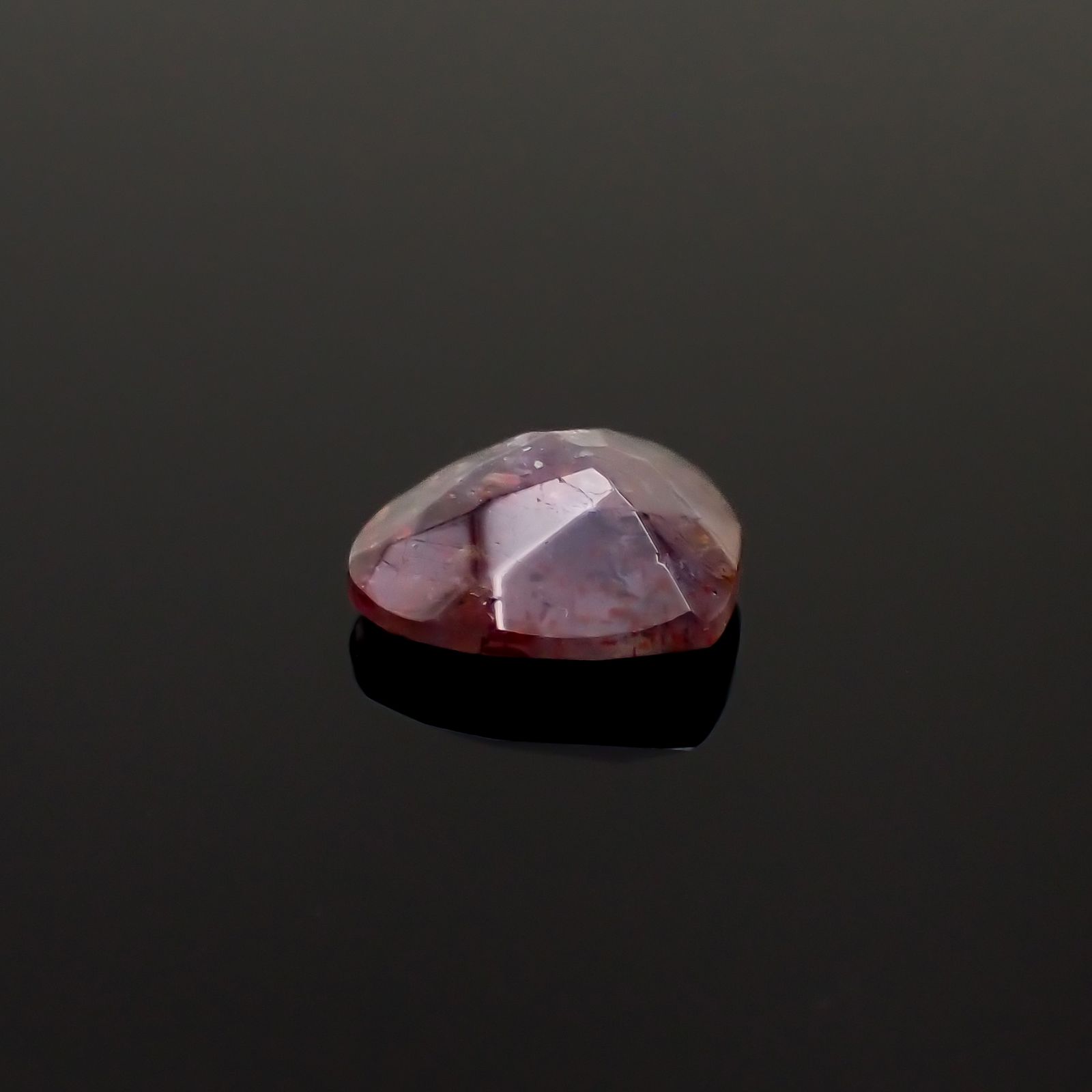 ブラッドショットアイオライト インド産 1.63ct[230923348]9x8.9mm前後