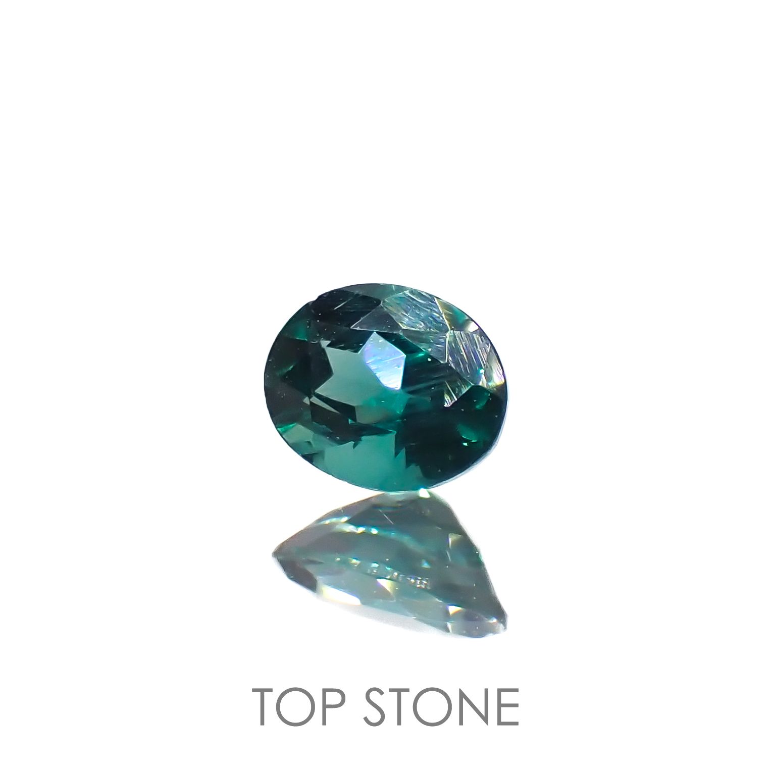 グリーンアパタイト(ノーブルモロキサイト)(宝石名アパタイト)マダガスカル産 0.27ct 識別済[220616378]4.7x3.6mm前後