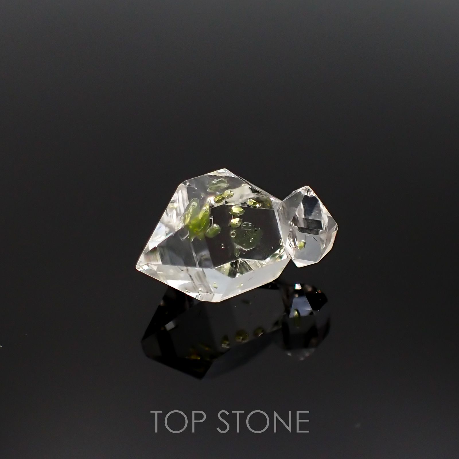 オイルインクォーツ 原石 パキスタン産 3.52ct[220917687]12.5x8.5mm前後