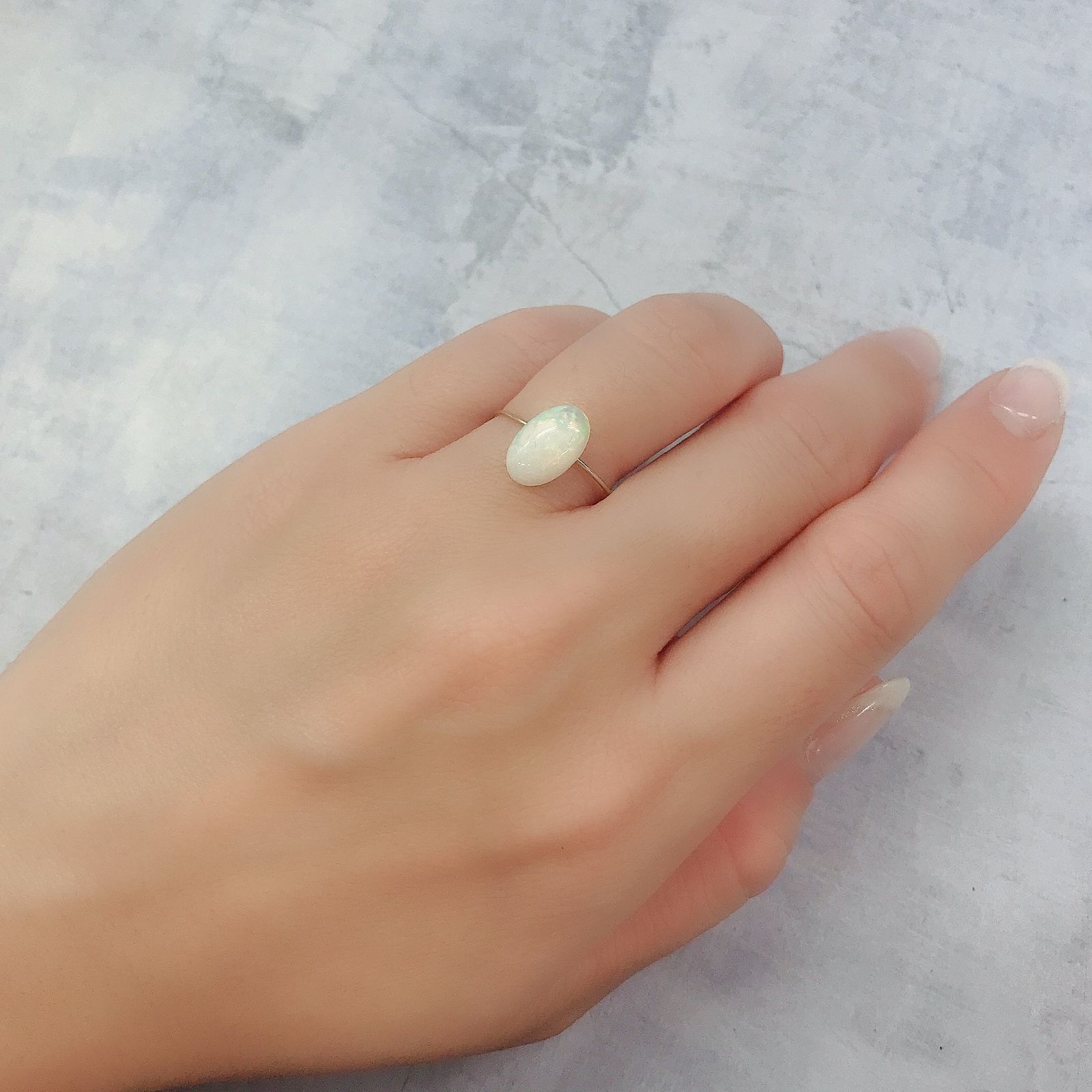 オパール(宝石名ホワイト・オパール)オーストラリア産 1.590ct ソ付[220717006]10.9x6.9mm前後