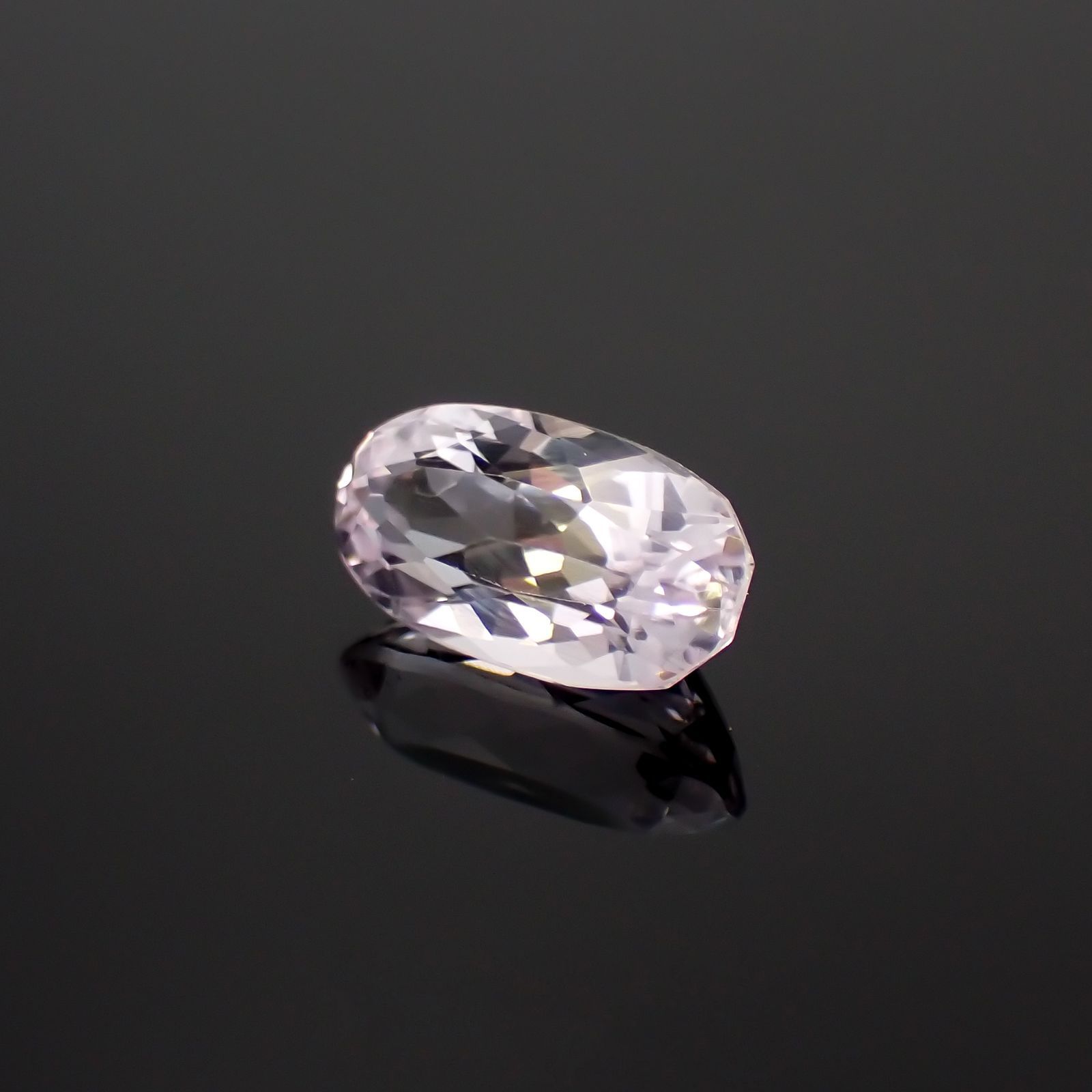 クンツァイト アフガニスタン産 2.31ct[240219606]10.7x5.8mm前後