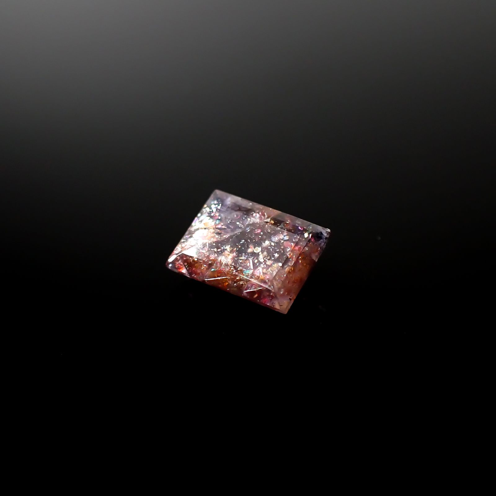 ブラッドショットアイオライト インド産 2.14ct[240125385]9.8x7.1mm前後