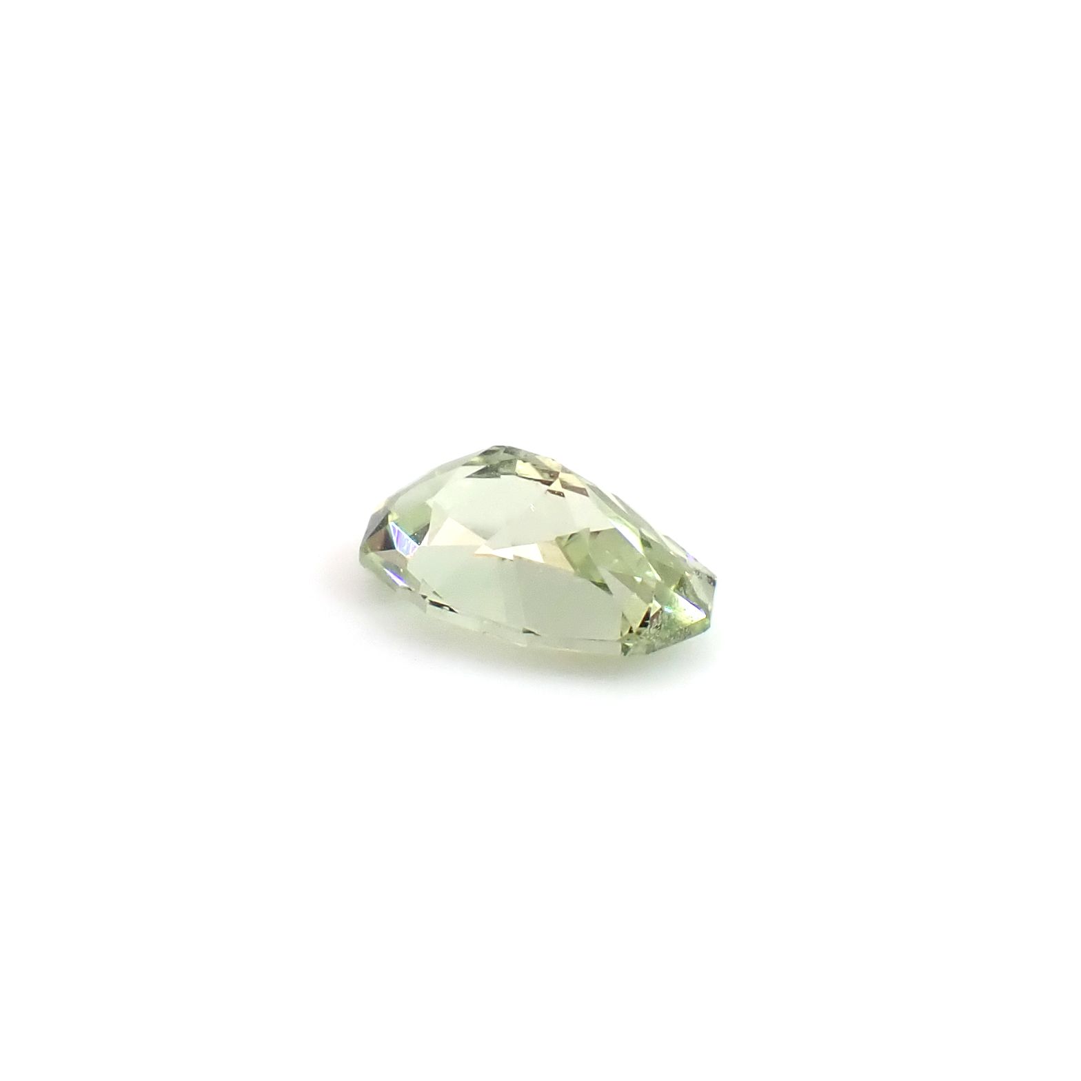 ◇カスタムカット◇ミントガーネット タンザニア産 0.73ct / 7.2x4.4mm前後 [260932675]