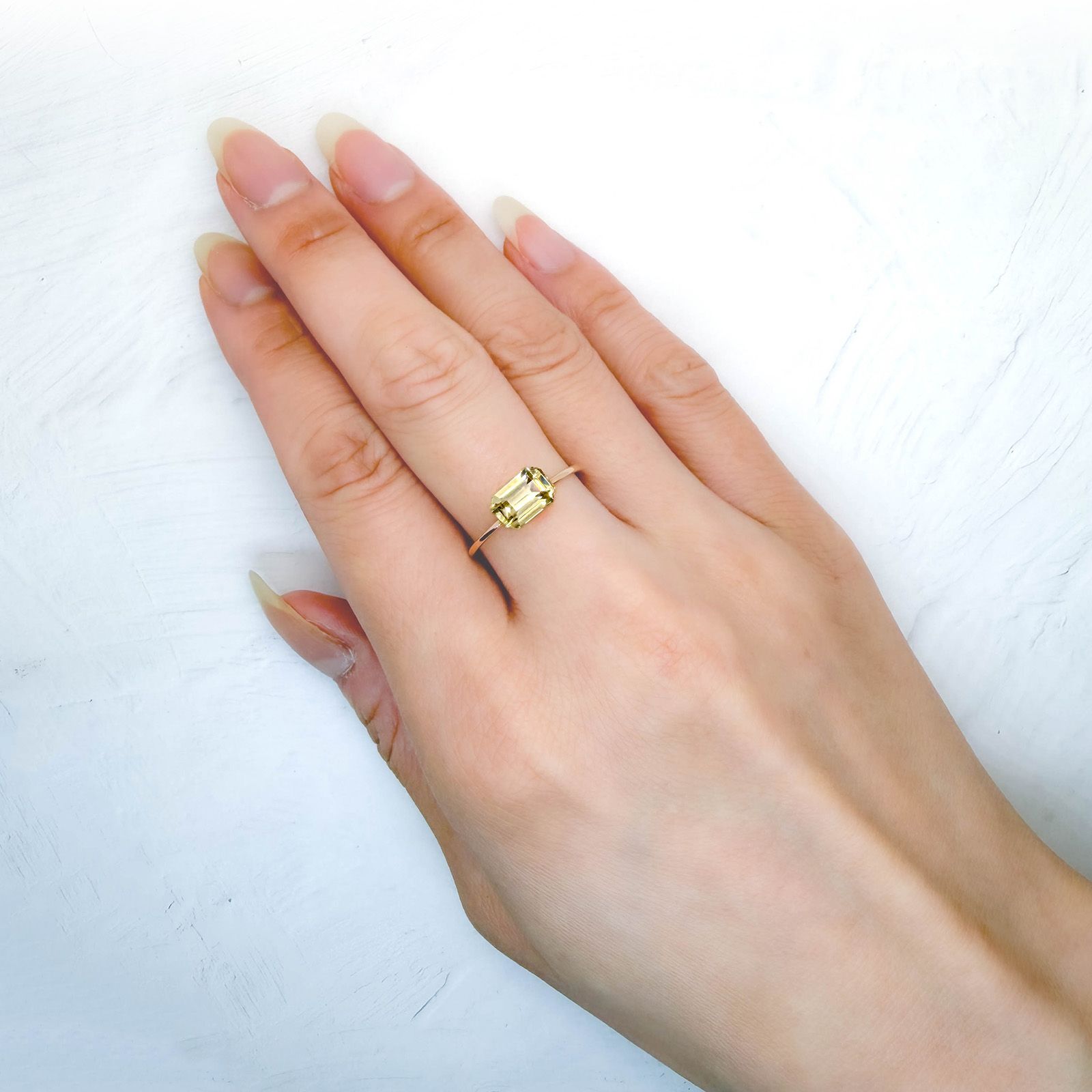 イエロージルコン スリランカ/カンボジア産 2.15ct / 8.2x5.5mm前後 [260932970]
