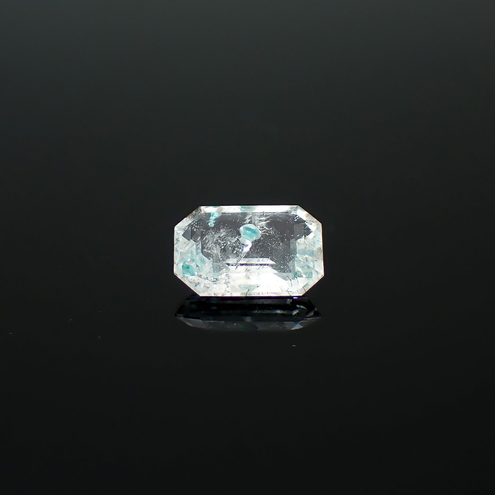 パライバクォーツ ブラジル産 1.21ct / 8.5x6mm前後 [260632501]