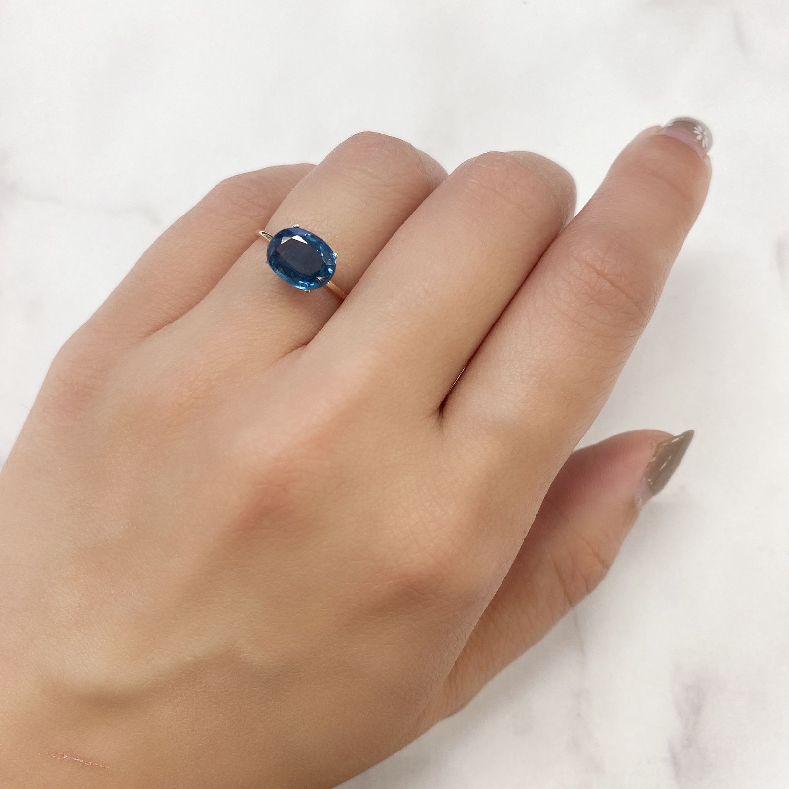 オーシャンブルーカイヤナイト(宝石名カイヤナイト) インド・オリッサ州産 2.04ct 識別済[210912365]8.7×6.8mm前後