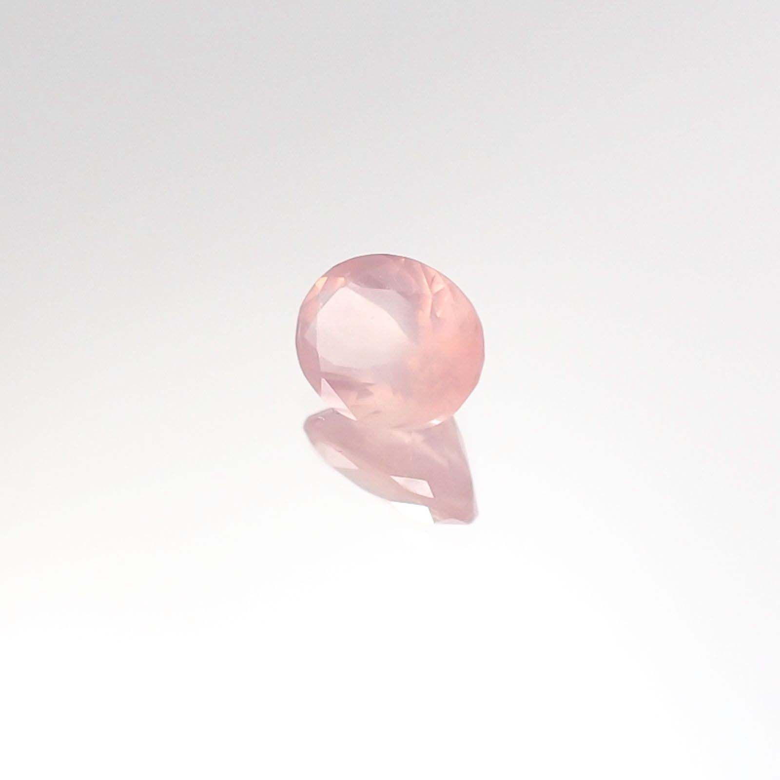ディープローズクォーツ(宝石名ローズ・クォーツ)モザンビーク産 0.72ct 識別済[230722936]6.7x5.3mm前後