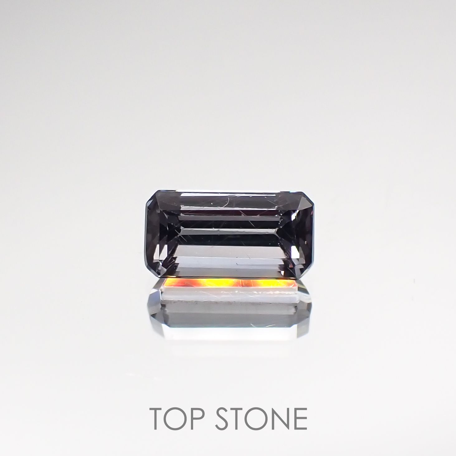 カラーチェンジガーネット(アレキタイプ) マダガスカル・ベキリー産 ルース 0.66ct[210711811]6.1×3.1mm前後
