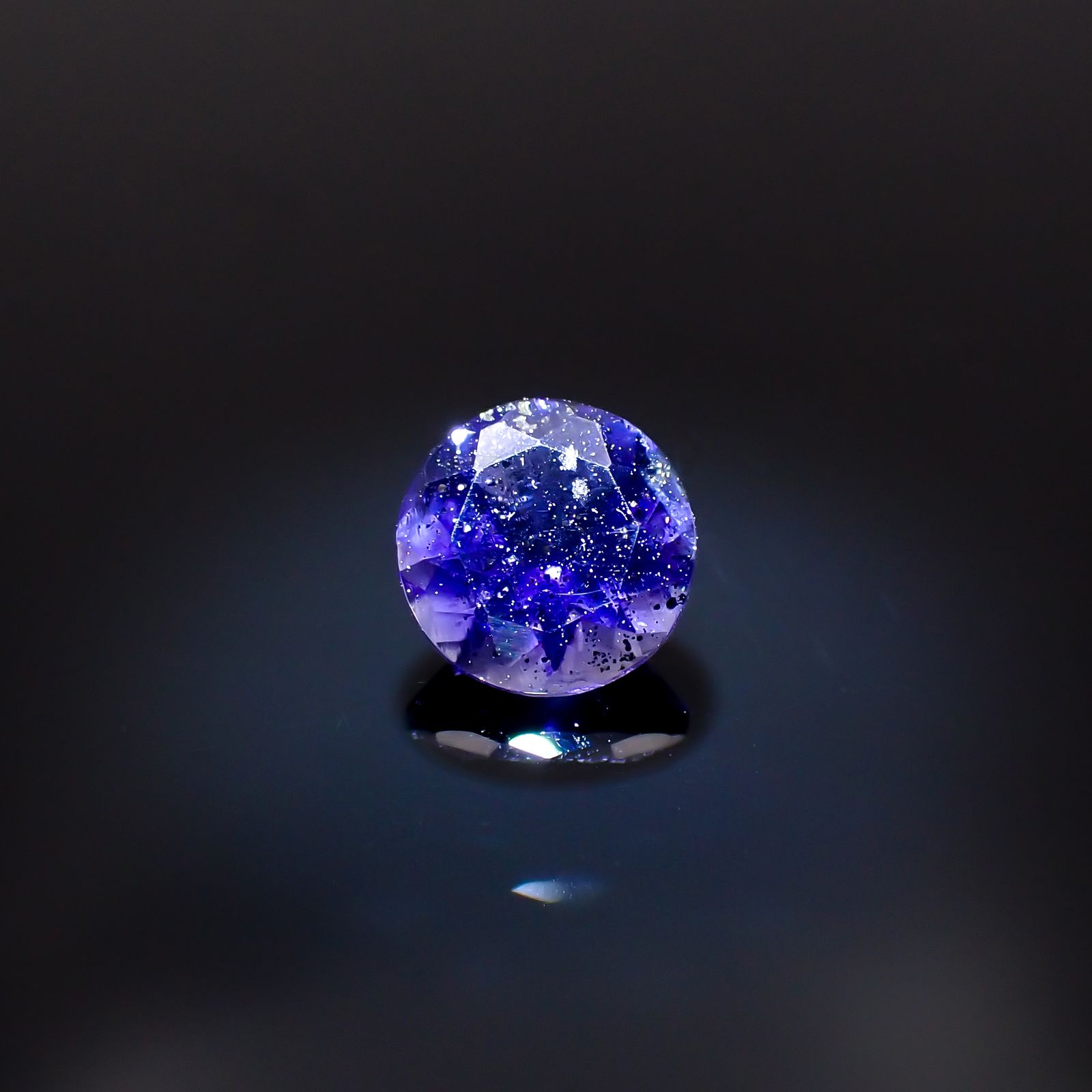 アイオライトサンストーン インド/ブラジル産 0.65ct[231224838]6x5.9mm前後