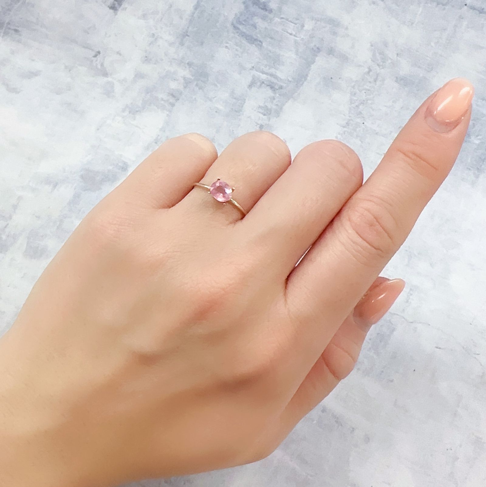 シルキーピンクスピネル(宝石名ピンク・スピネル)タンザニア産 0.78ct 識別済[230120250]5.9x4.9mm前後