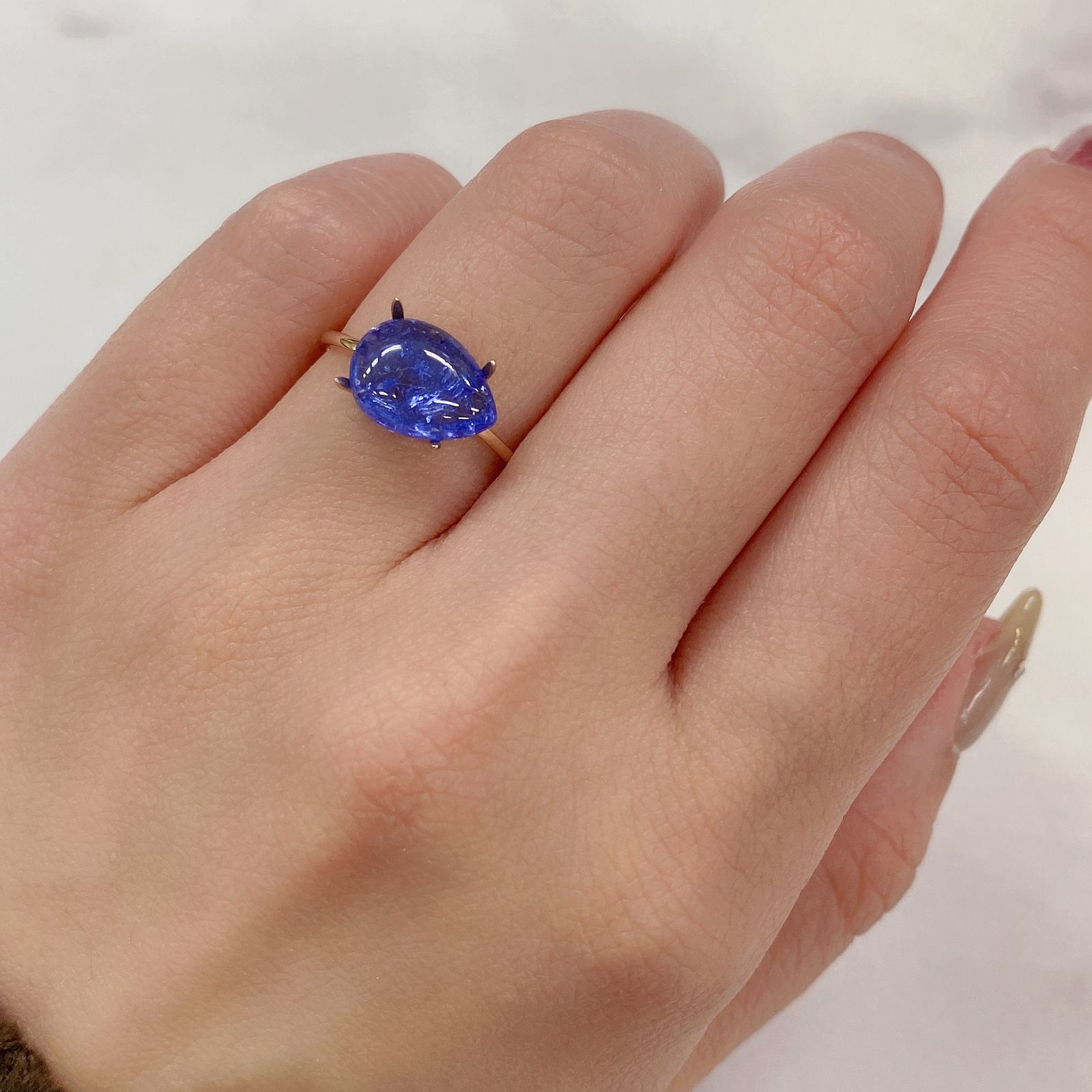 タンザナイト(宝石名タンザナイト) タンザニア産 3.12ct 識別済[21048546]11×8mm前後