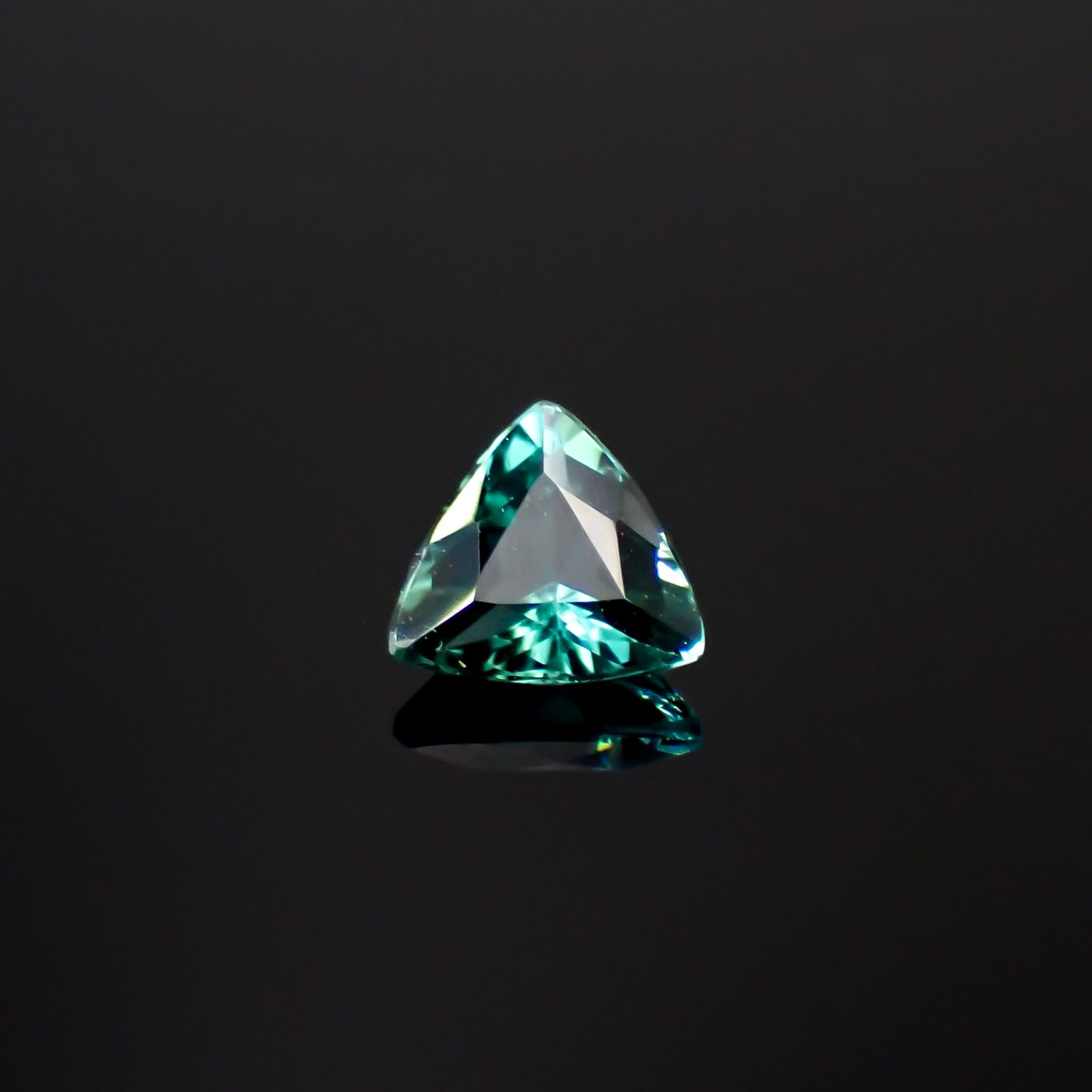 ブルーグリーントルマリン ブラジル産 0.47ct[240628387]5.5x5.3mm前後
