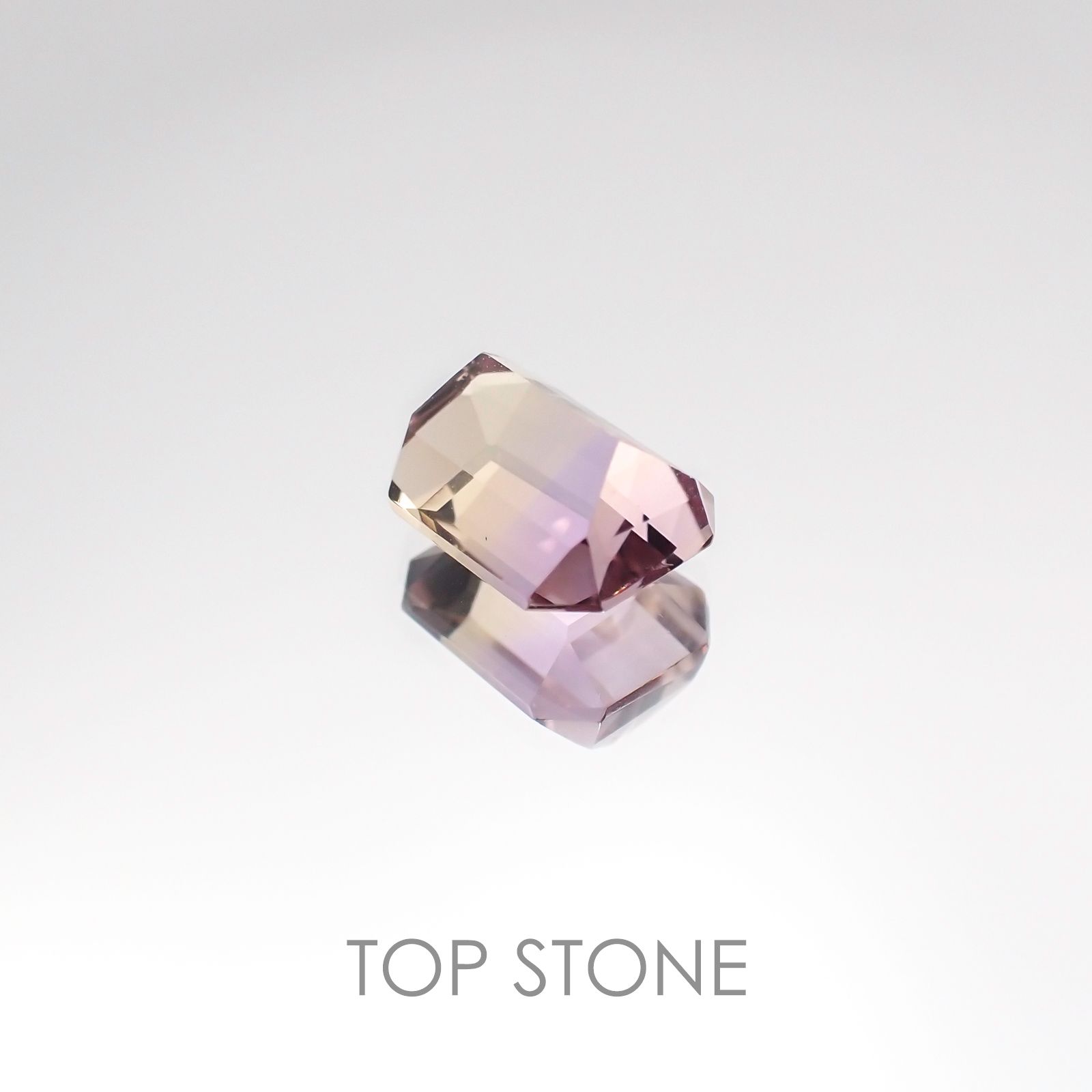 アメトリン(宝石名バイカラー・クォーツ/別名アメトリン) ボリビア産 2.16ct 識別済[20106888]8.7×6.8mm前後