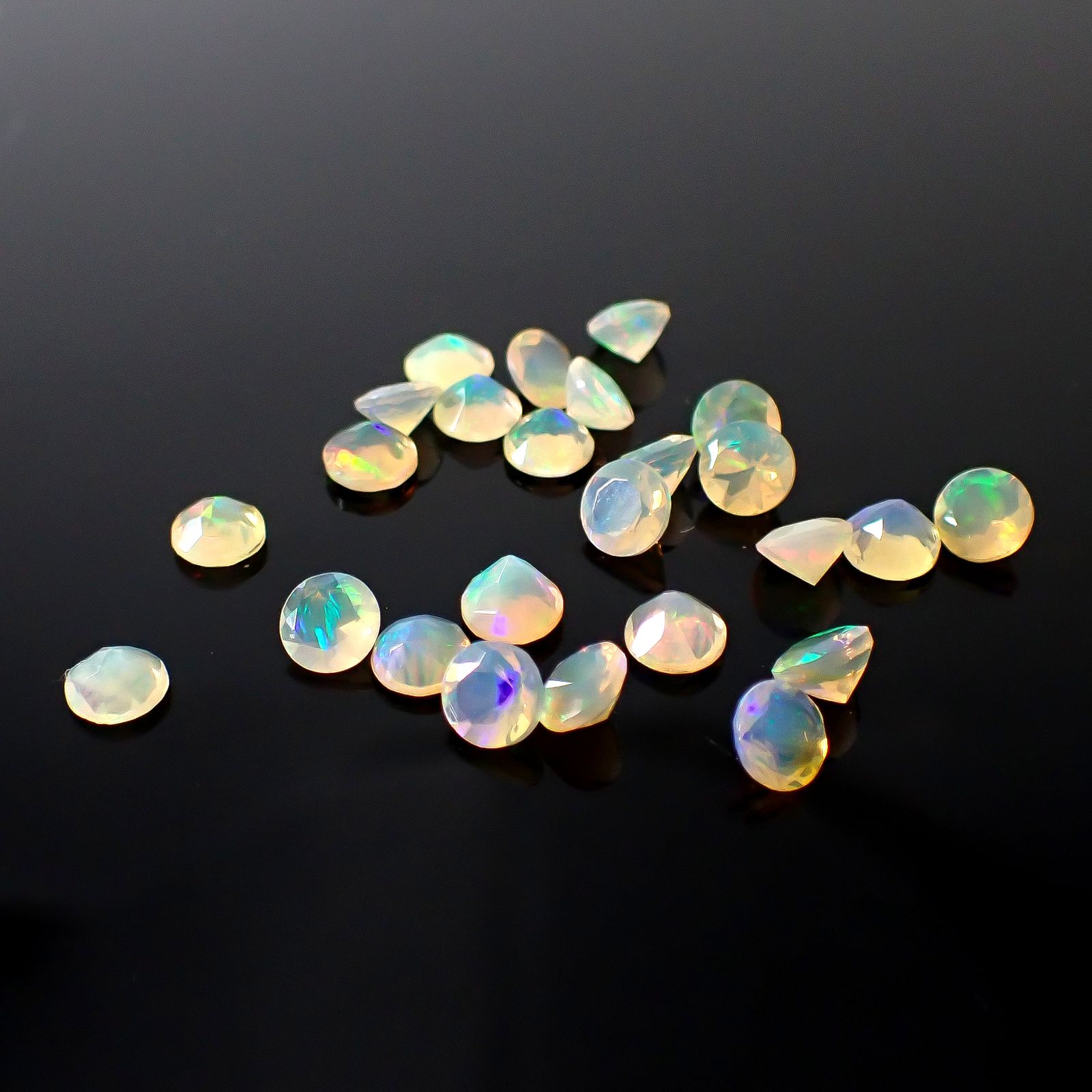 <ランダムセレクト1個販売>エチオピアオパール エチオピア産 約0.25ct [250129744-PAC]5x5mm前後