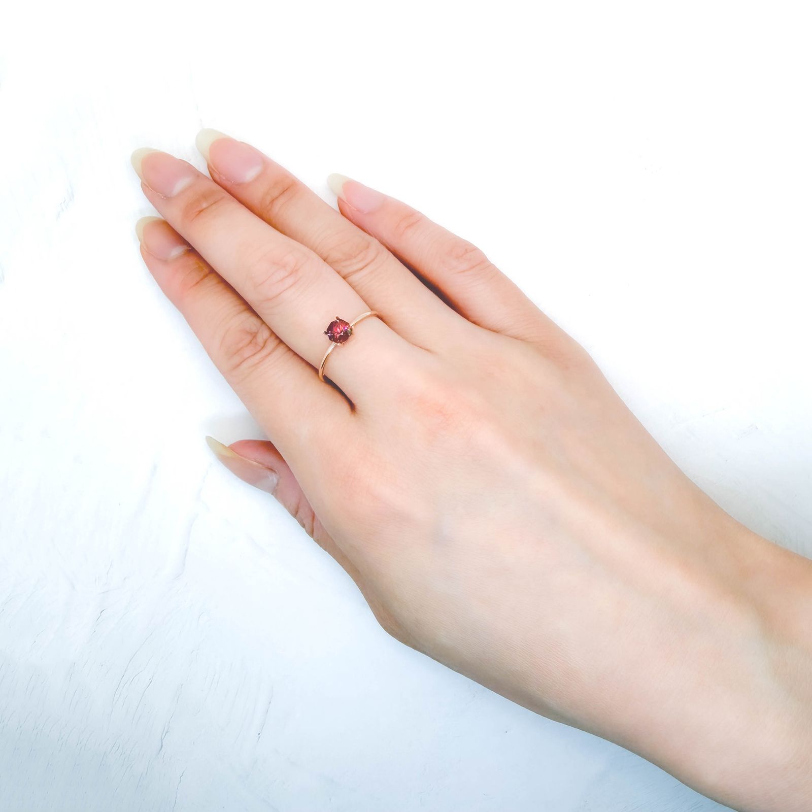 ◇オクタゴンカット◇レッドジルコン(宝石名ジルコン)スリランカ/カンボジア産 識別済 0.75ct / 5x4.9mm前後 [260732554]