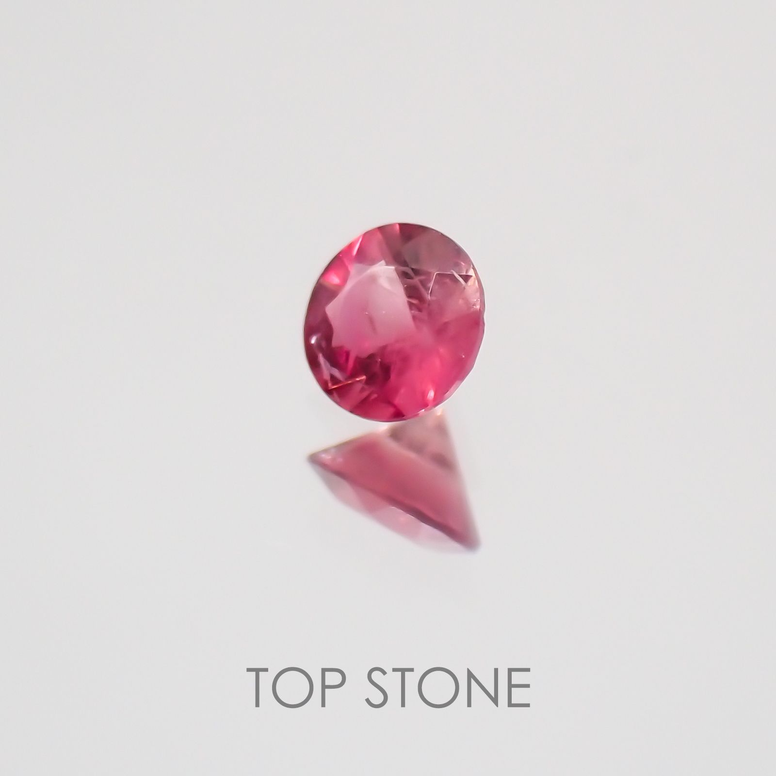 レッドベリル アメリカ・ユタ州産 ルース 0.06ct[]2.7×2.7mm前後