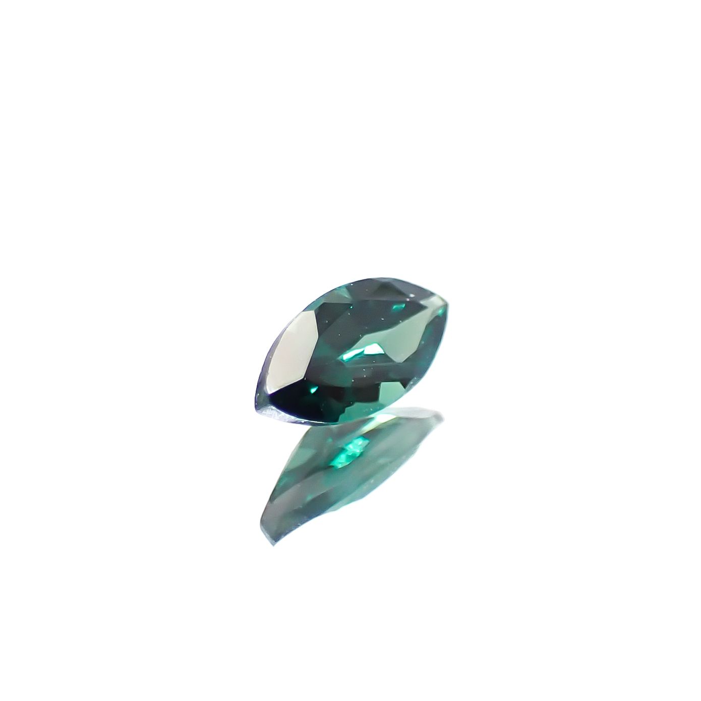 ベキリーブルーガーネット（カラーチェンジガーネット アレキタイプ） マダガスカル・ベキリー産 0.16ct [241229619]4.9x2.4mm前後