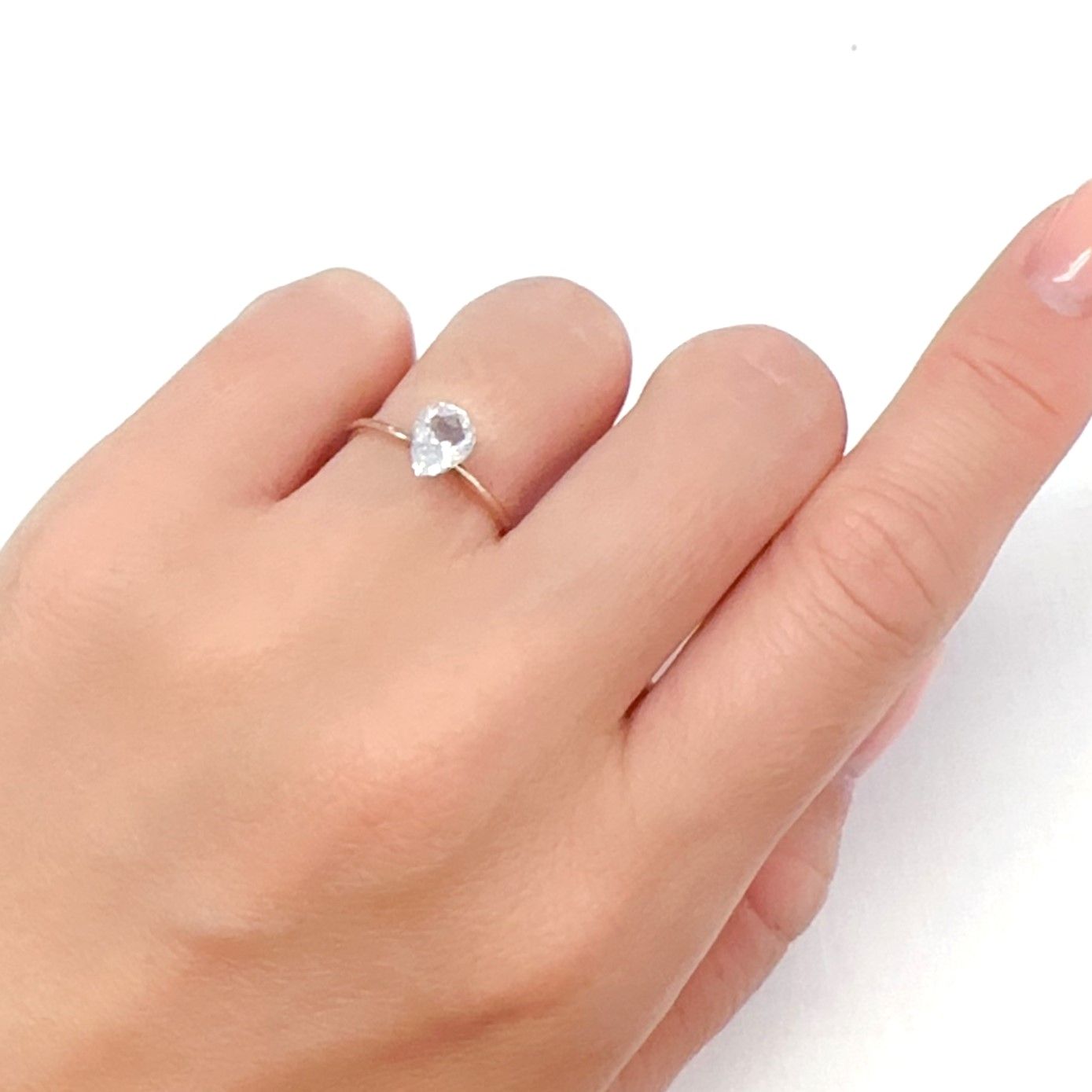 レインボームーンストーン ザンビア産 0.86ct[240326929]7.2x5.4mm前後