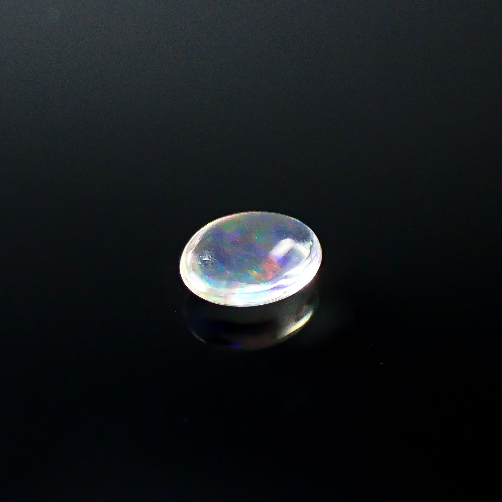 ウォーターオパール メキシコ産 0.20ct / 5.3x4.4mm前後 [250931000]