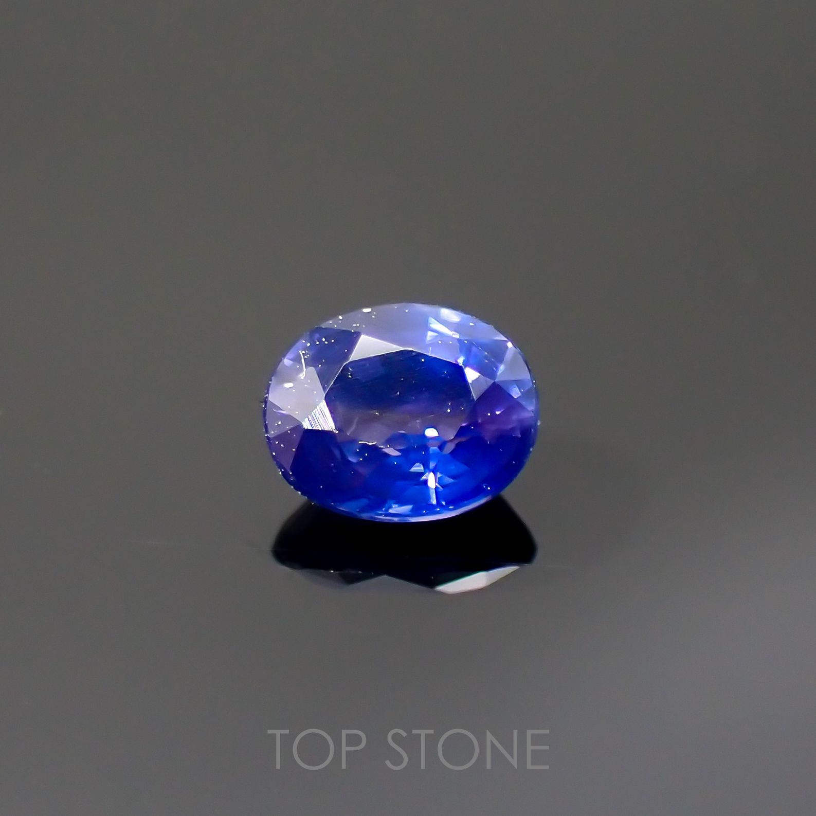 バイカラーサファイア(宝石名サファイア)タンザニア産 0.31ct 識別済[220616193]4.2x3.4mm前後