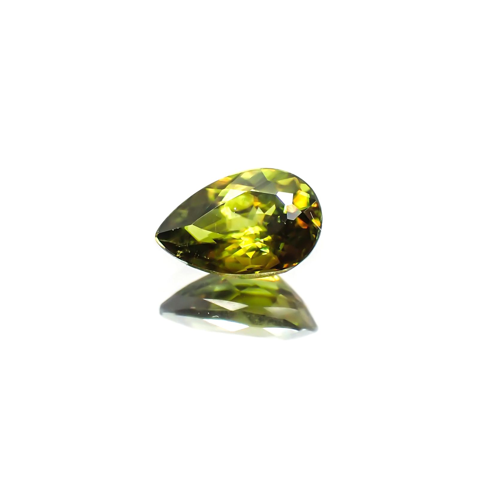 スフェーン(宝石名スフェーン) パキスタン産 識別済 0.62ct / 6.7x4.4mm前後 [26019441]